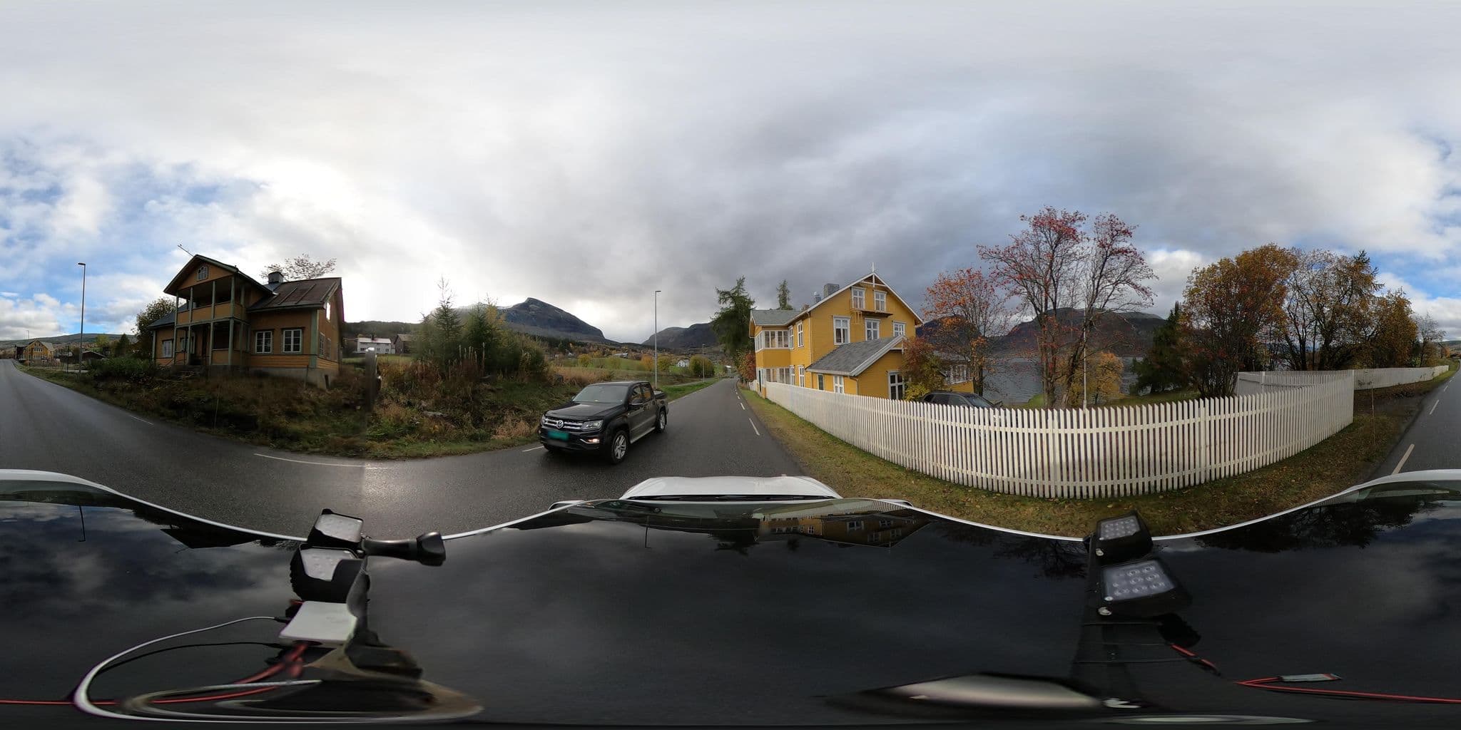 Street view near Sommerhotellet Grindaheim, Vang — © catoandersen (CC BY-SA · Mapillary)