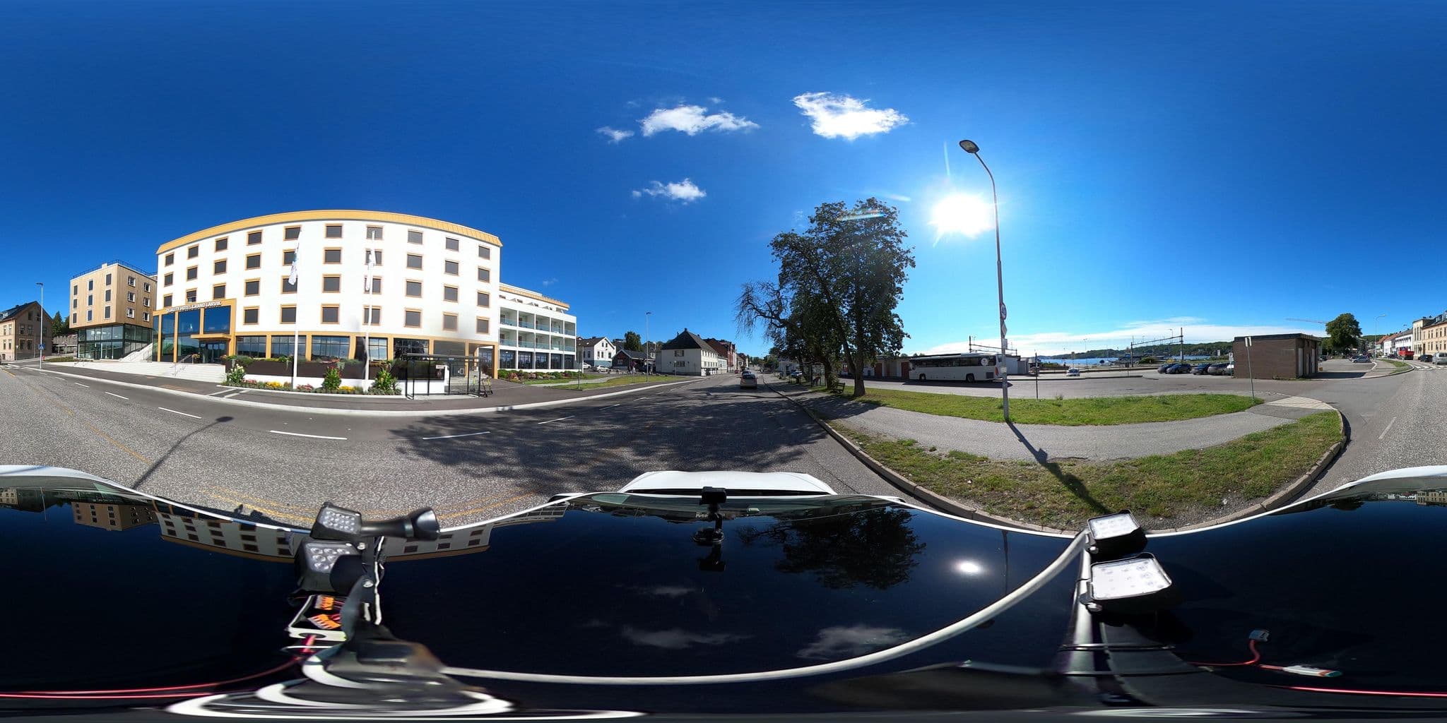 Street view near Quality Hotel Grand Farris, Larvik — © catoandersen (CC BY-SA · Mapillary)