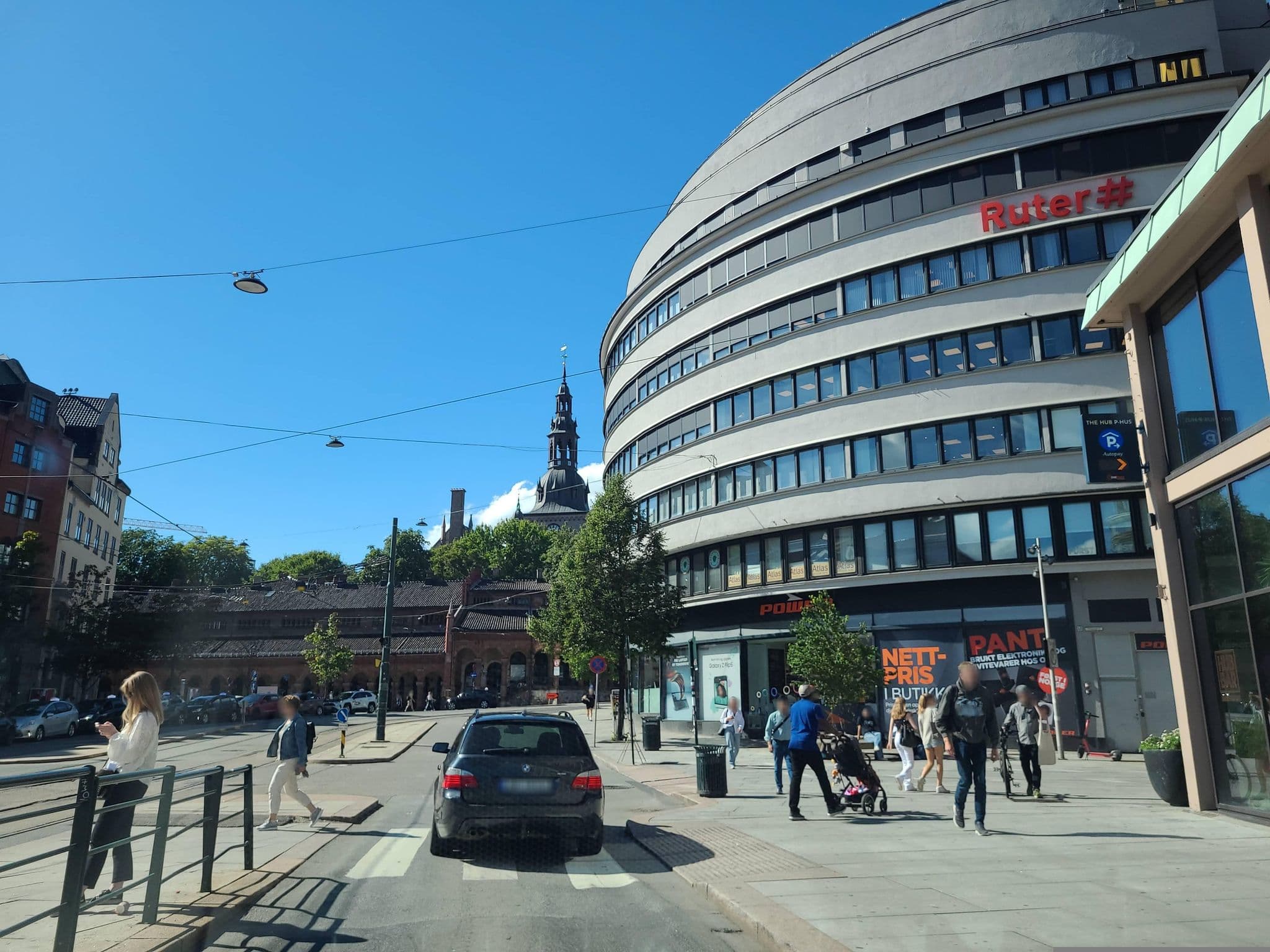 Street view near Clarion Hotel The Hub, Oslo — © jopparn (CC BY-SA · Mapillary)