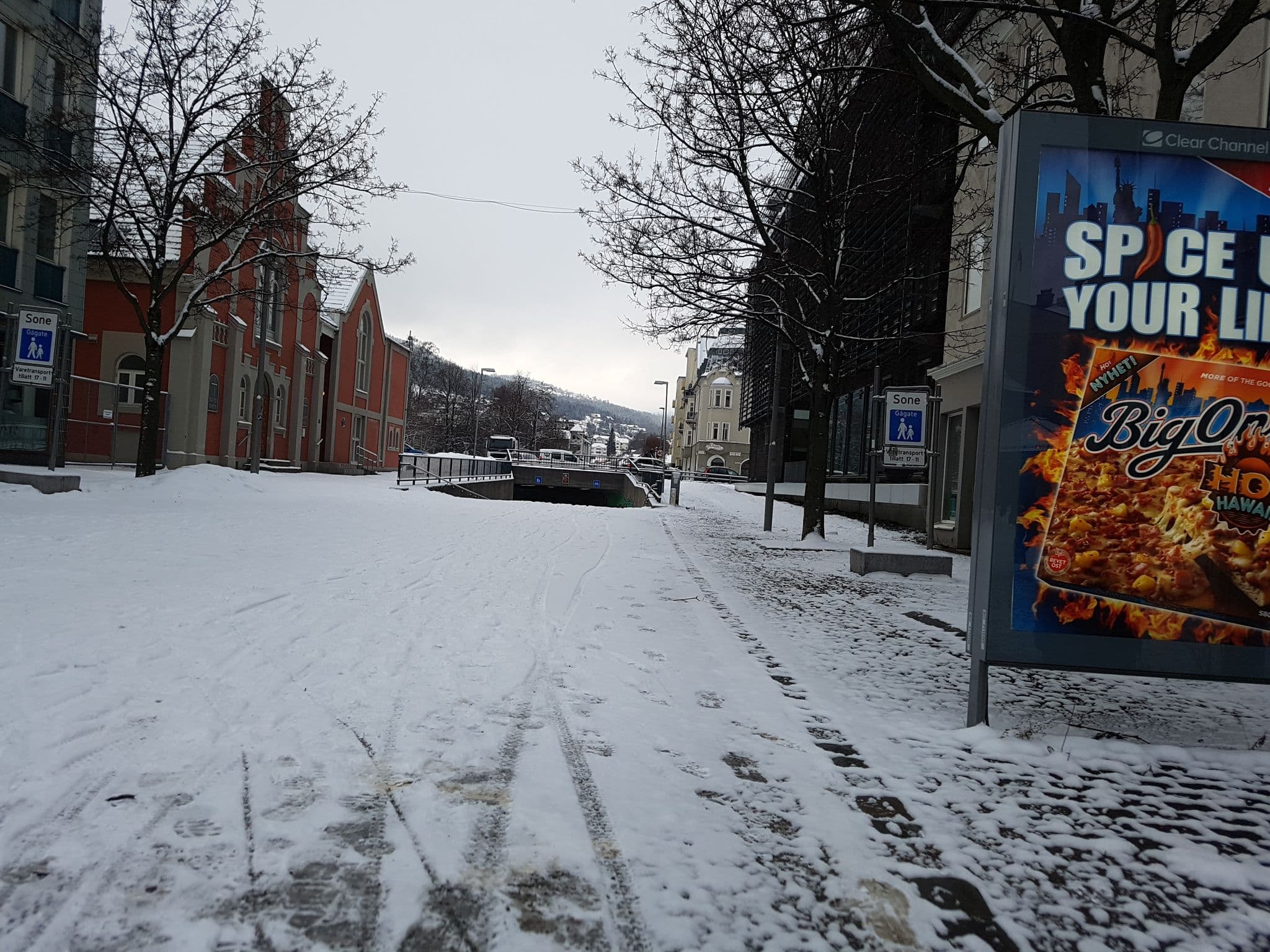 Street view near Globus Hotel, Drammen — © pbb (CC BY-SA · Mapillary)