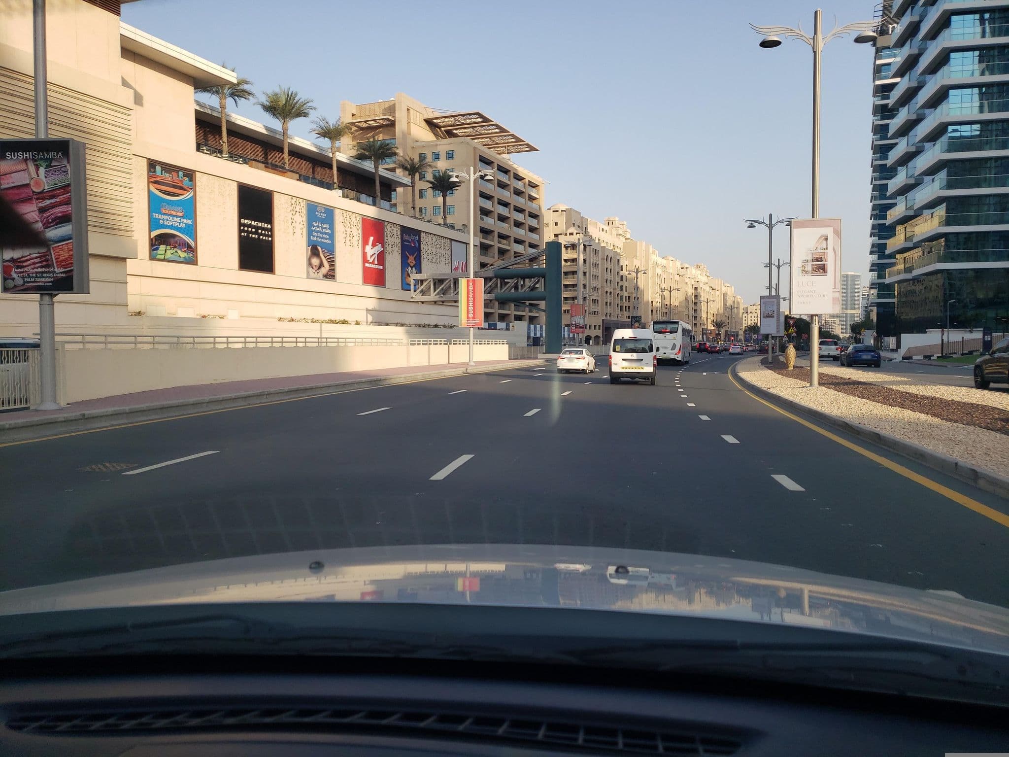 Street view near Dukes Hotel The Palm, The Palm Jumeirah — © mapfool (CC BY-SA · Mapillary)