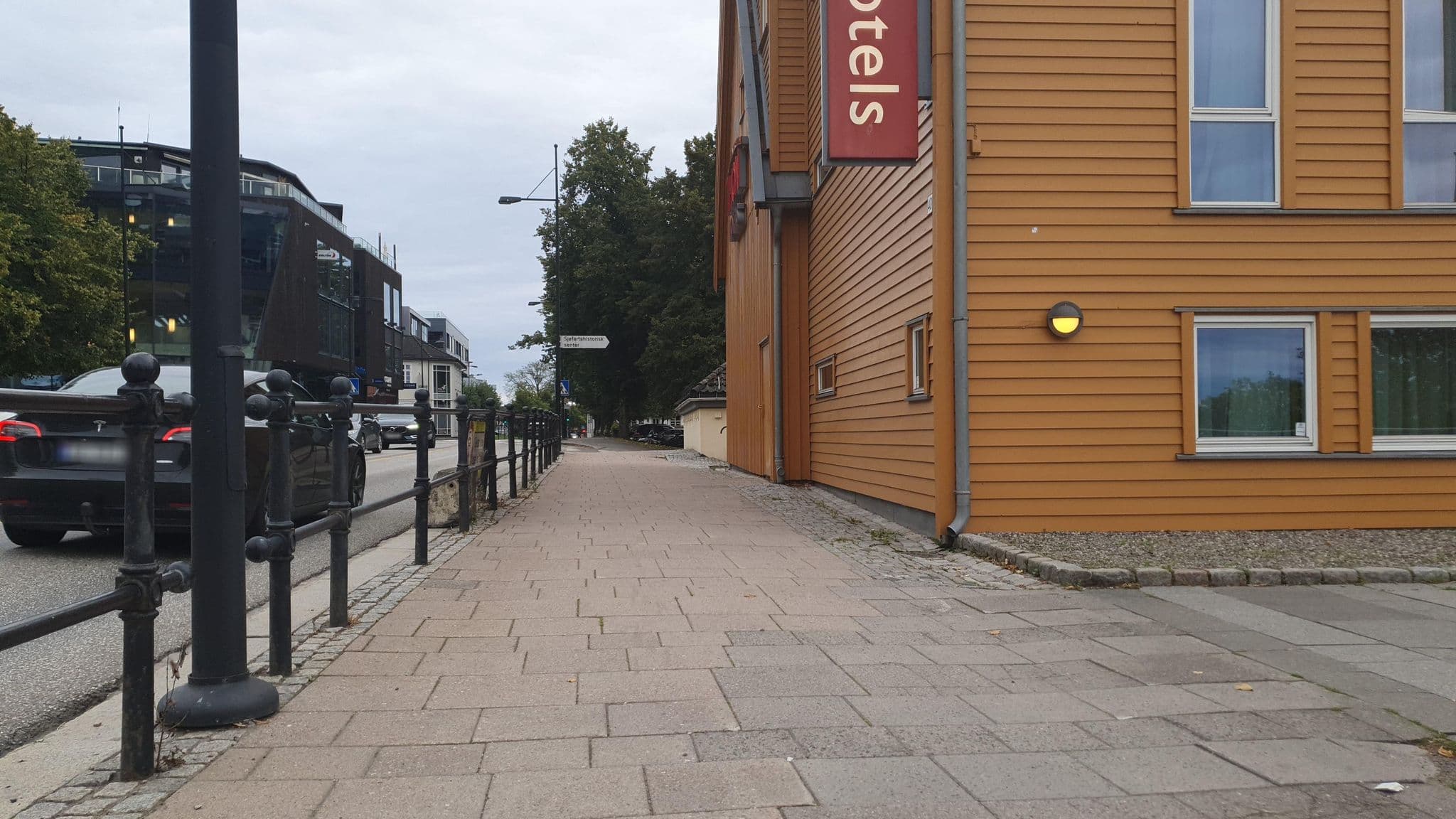 Street view near Thon Hotel Tønsberg Brygge, Tønsberg — © pbb (CC BY-SA · Mapillary)