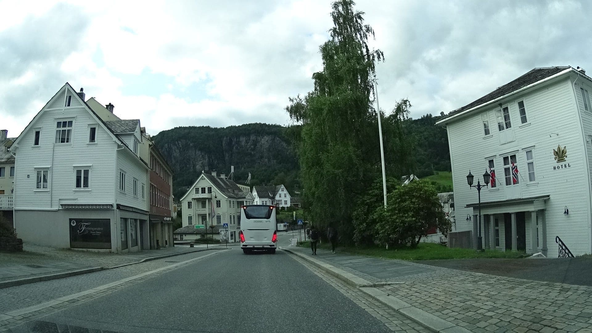 Street view near Thon Hotel Sandven, Norheimsund — © kino (CC BY-SA · Mapillary)