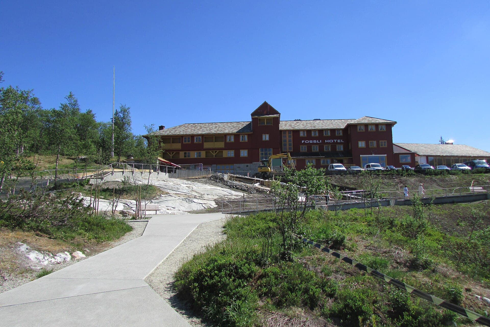 Fossli Hotel (via Wikimedia Commons, CC BY-SA 4.0)