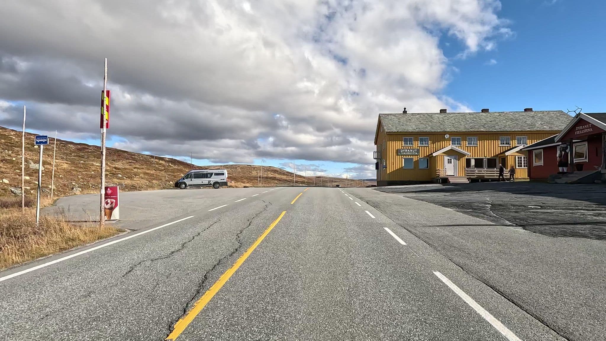 Street view near Dyranut Fjellstova, Geilo — © ToreH (CC BY-SA · Mapillary)