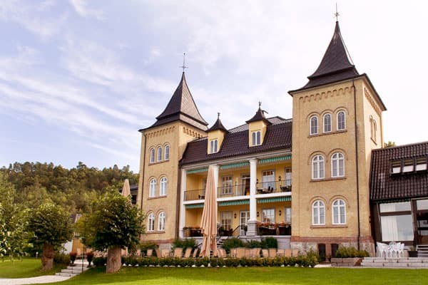 Hotell Refsnes gods (via Wikimedia Commons, CC BY-SA 3.0)