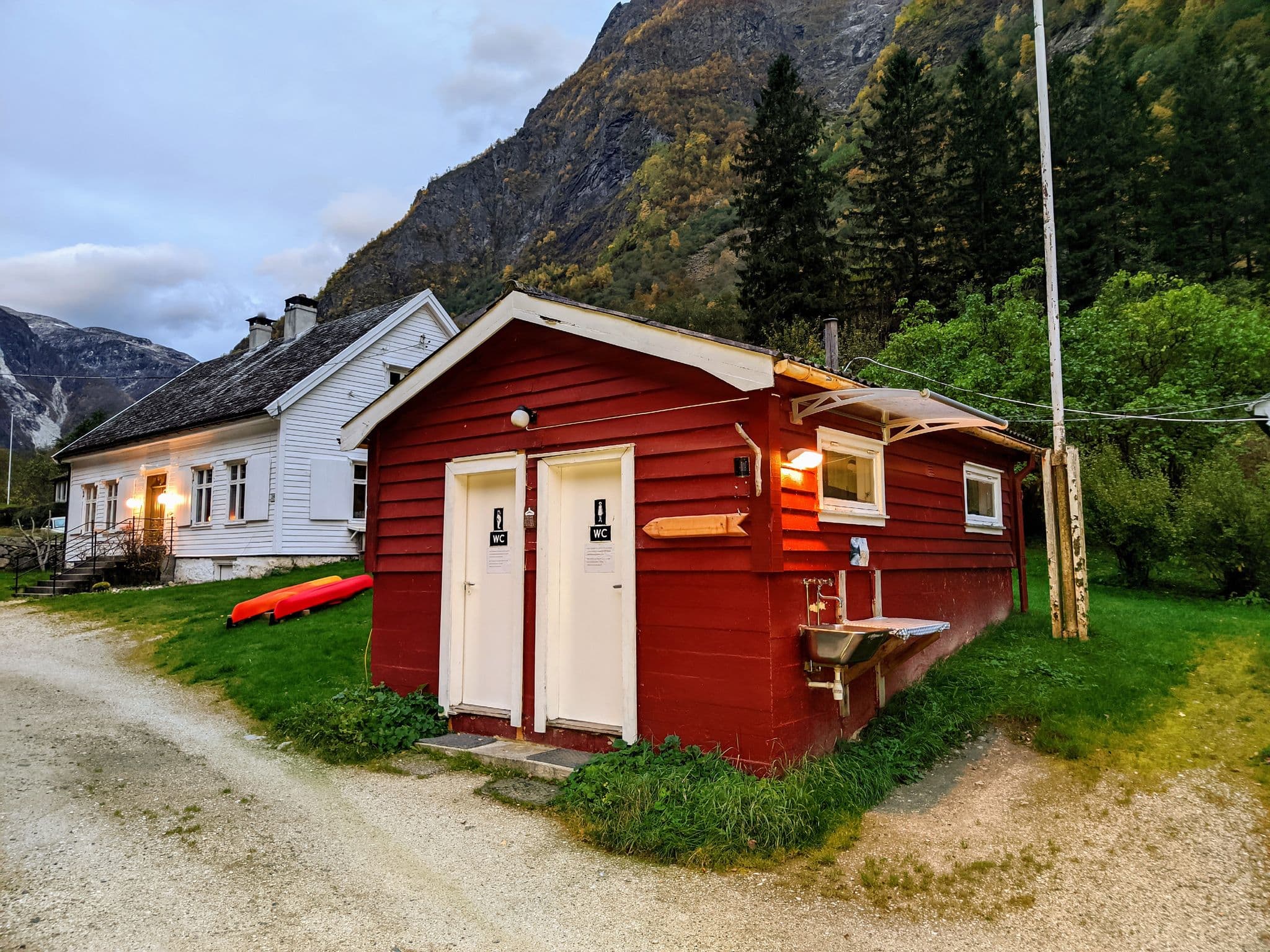 Street view near Resepsjon;Gudvangen Camping, Vik — © km2bp (CC BY-SA · Mapillary)