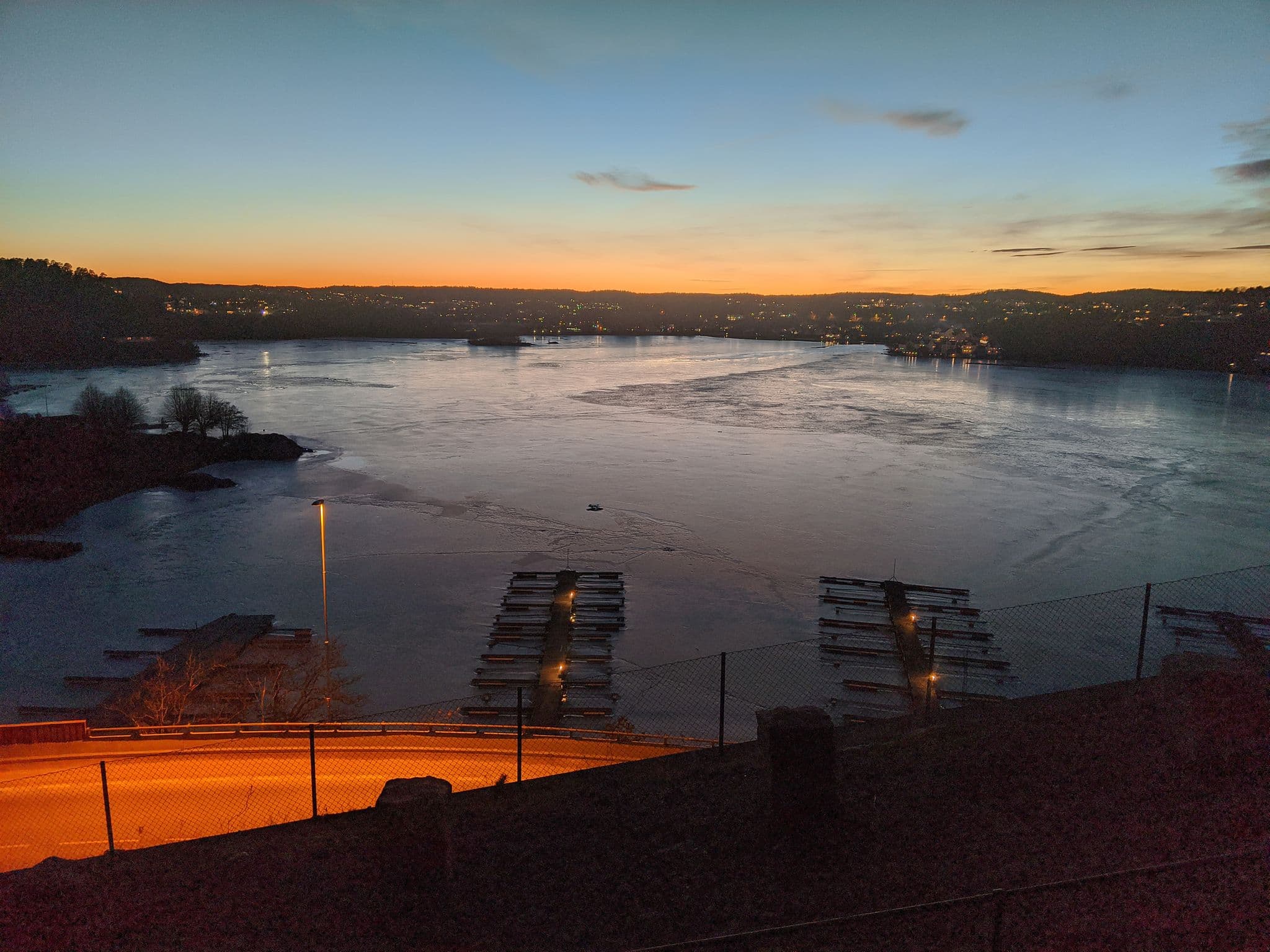 Street view near Vesterveien Panorama, Arendal — © km2bp (CC BY-SA · Mapillary)