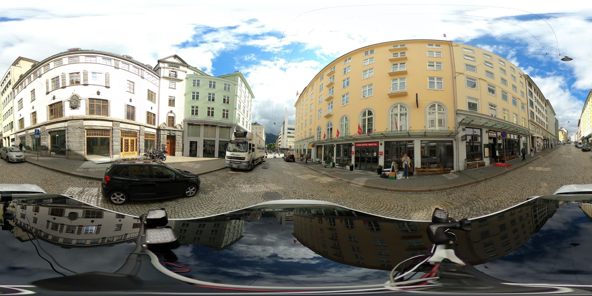 Street view near Thon Hotel Bristol, Bergen — © catoandersen (CC BY-SA · Mapillary)