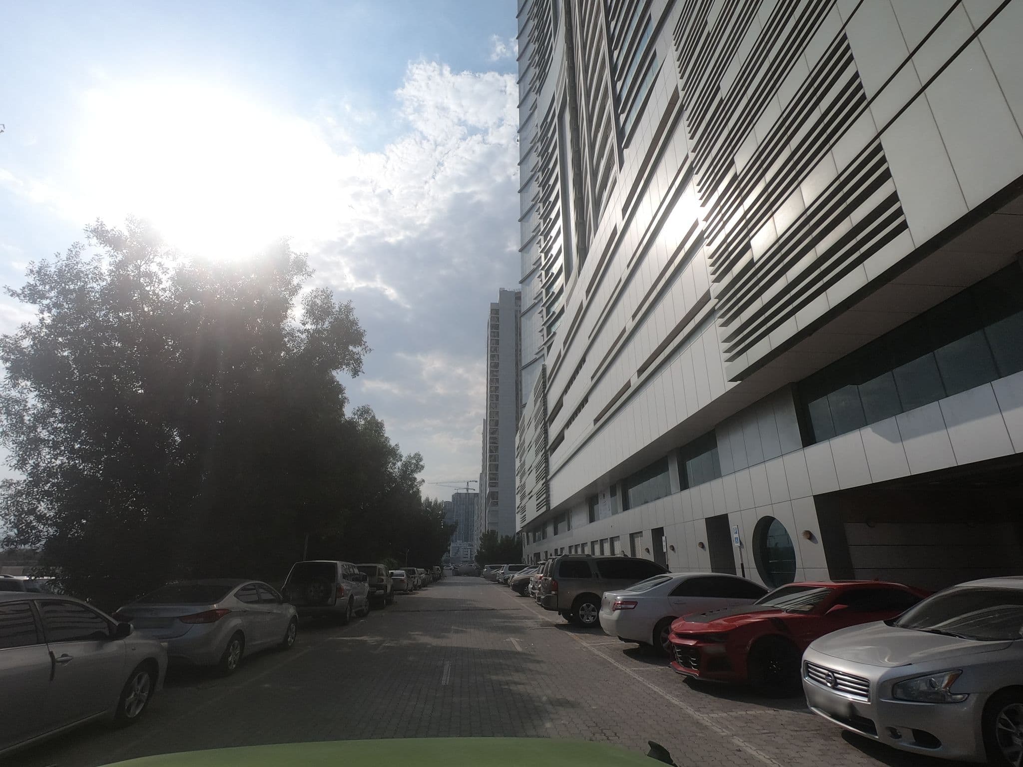 Street view near Al Jaber Tower, Fujairah — © countzero5 (CC BY-SA · Mapillary)