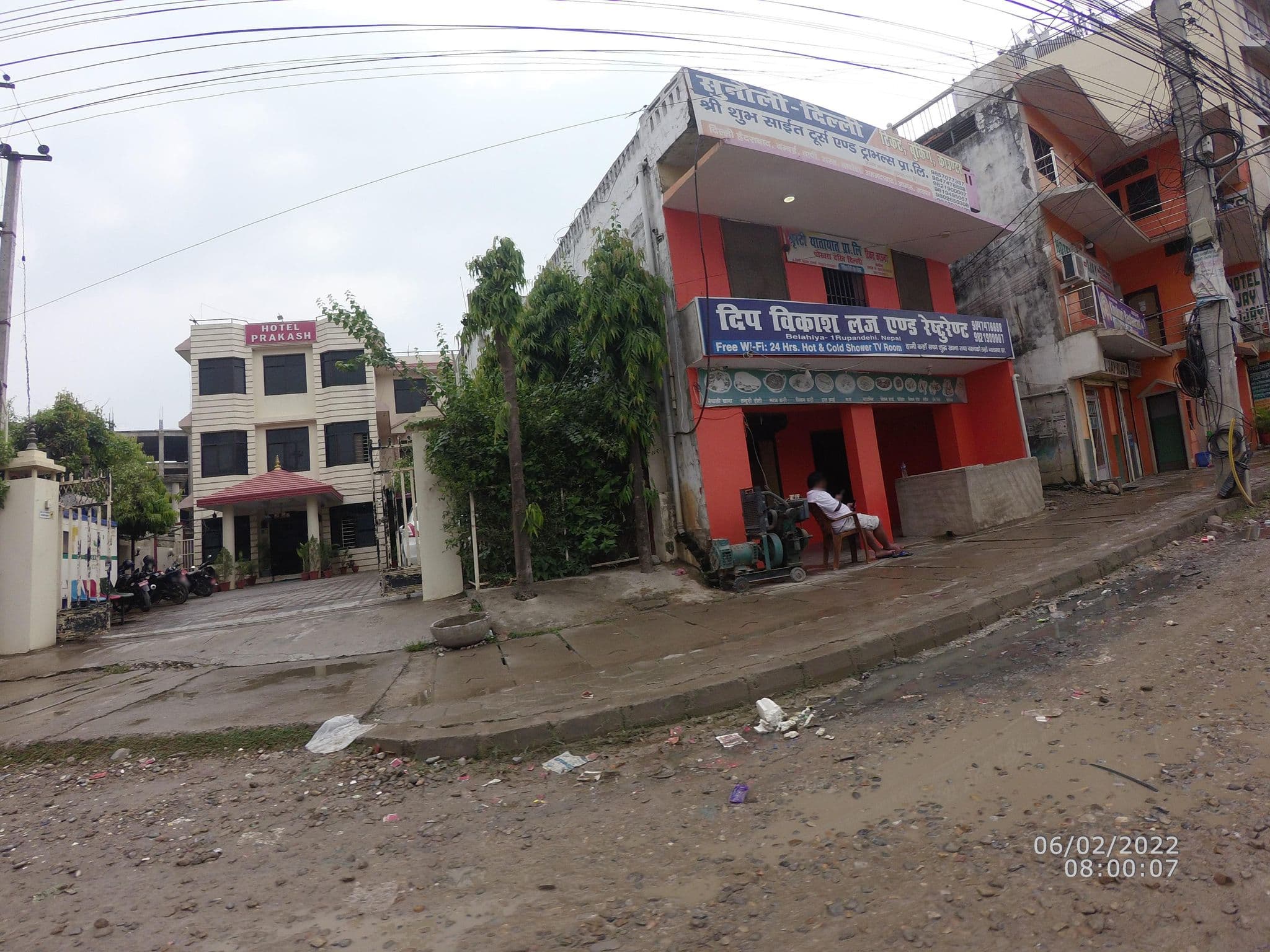 Street view near Hotel Prakash, Siddharthanagar — © gauravparajuli09 (CC BY-SA · Mapillary)
