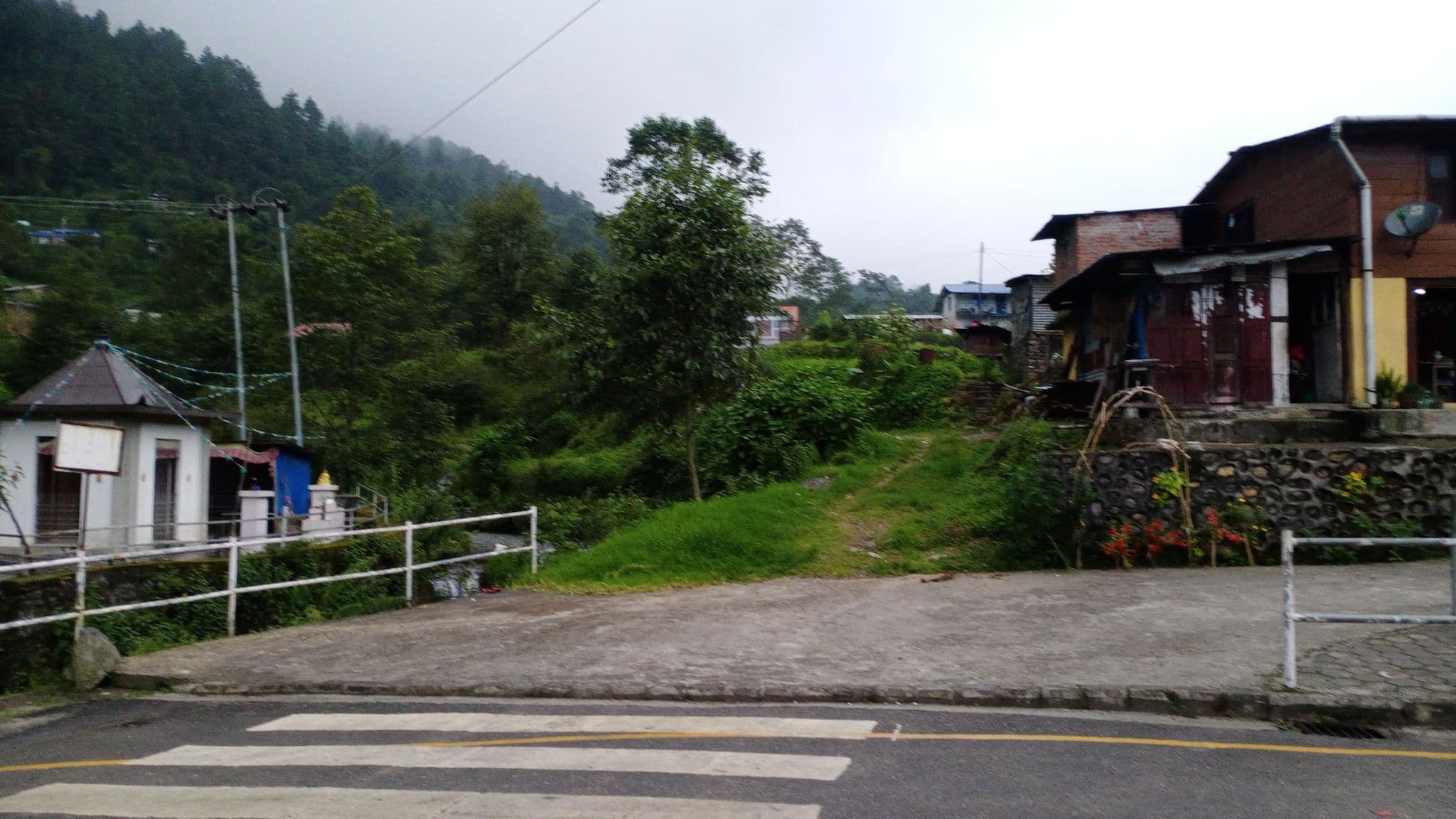 Street view near Hotel Gauri Himal, Chari̇̄koṭ — © Rebmad7 (CC BY-SA · Mapillary)