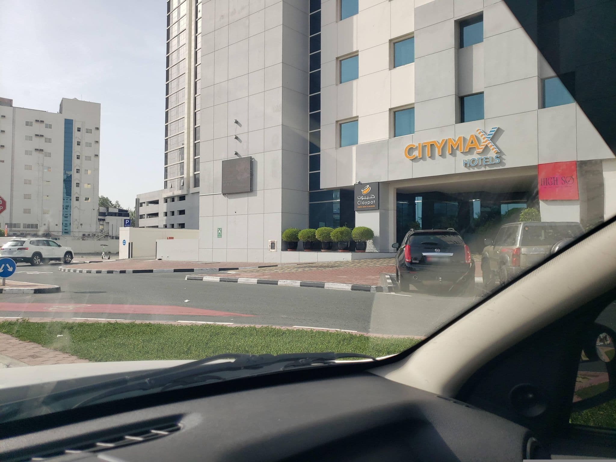 Street view near Citymax Hotel Bur Duabi, Mankhūl — © mapfool (CC BY-SA · Mapillary)