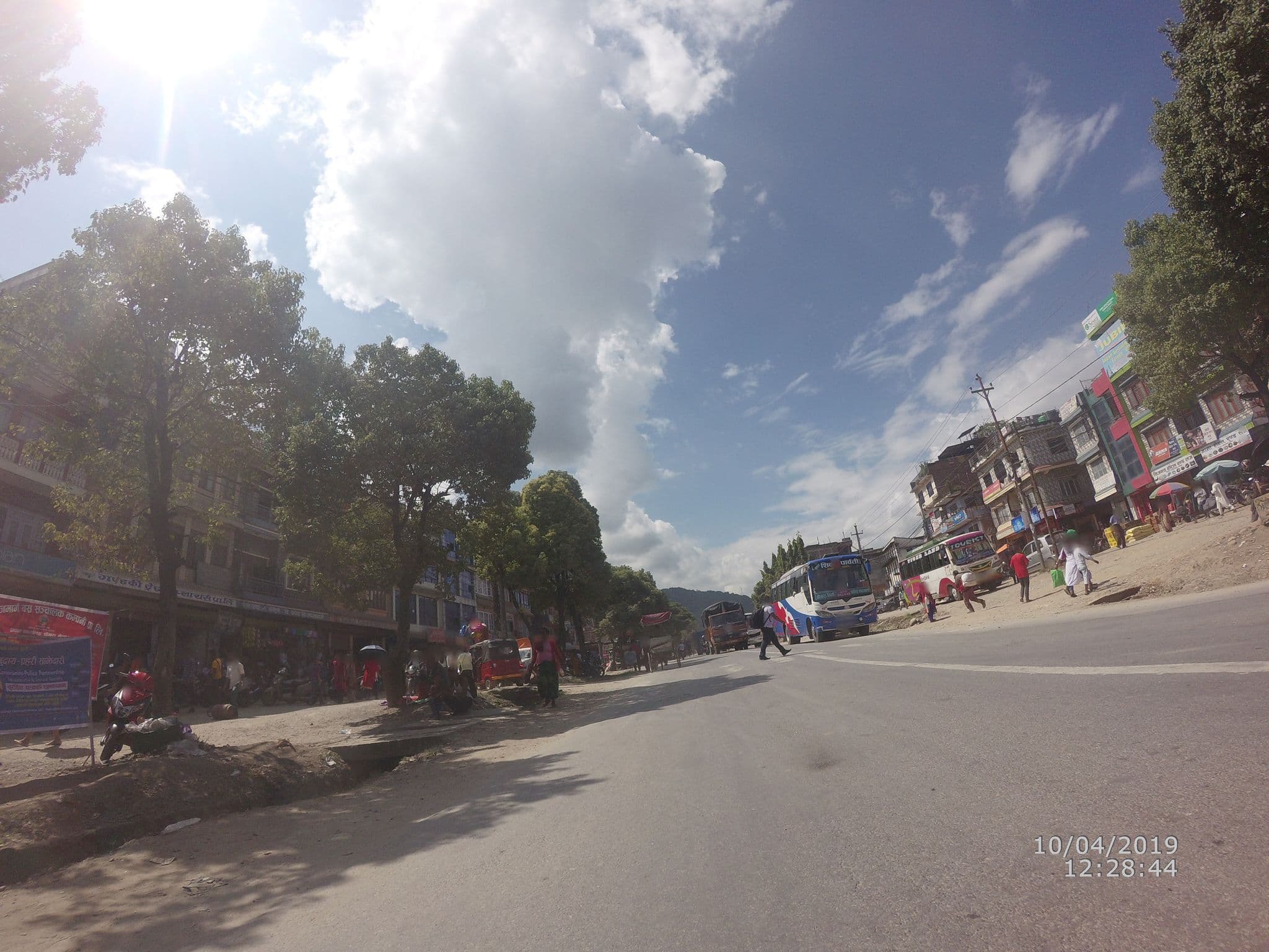 Street view near Hotel Gandaki, Besisahar
