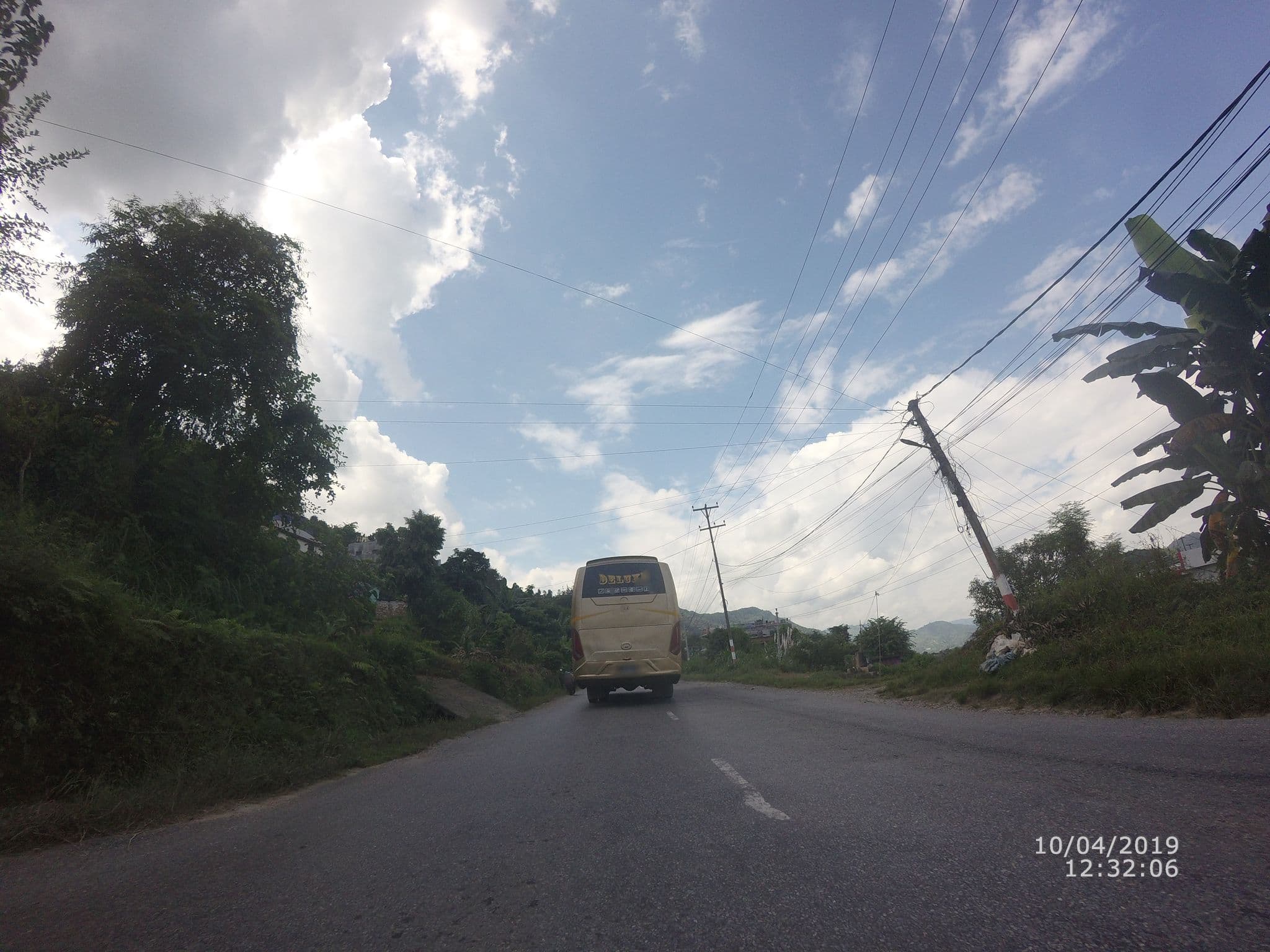 Street view near Ganesh restaurant and lodge, Besisahar