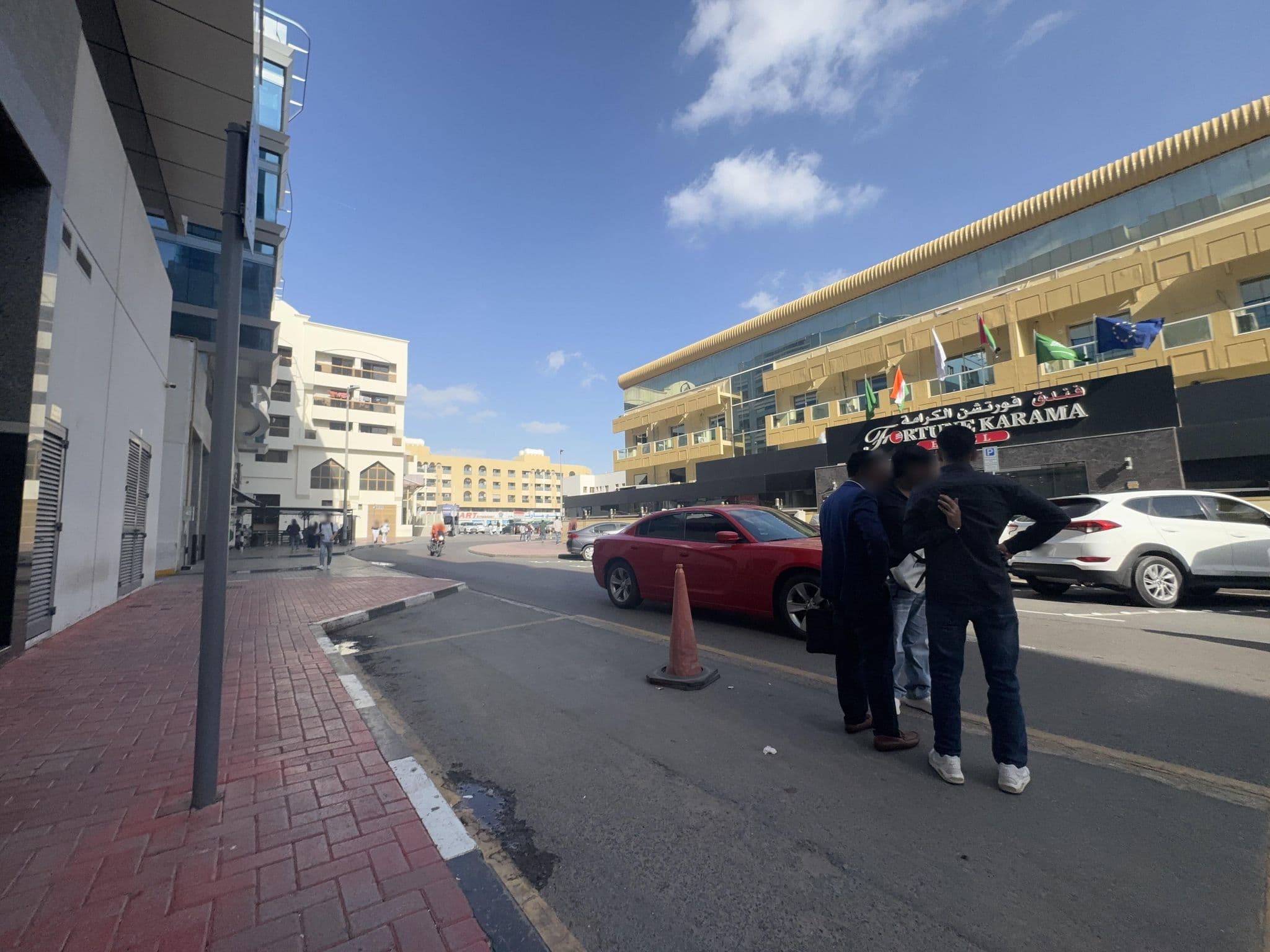 Street view near Fortune Karama, Al Karama — © inouemak (CC BY-SA · Mapillary)
