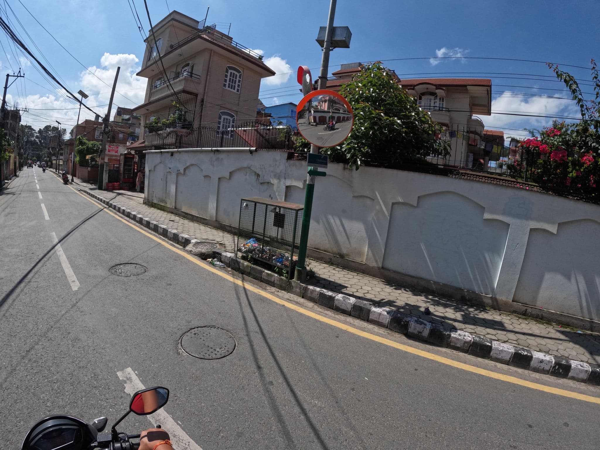 Street view near Hotel Kutumba, Pātan