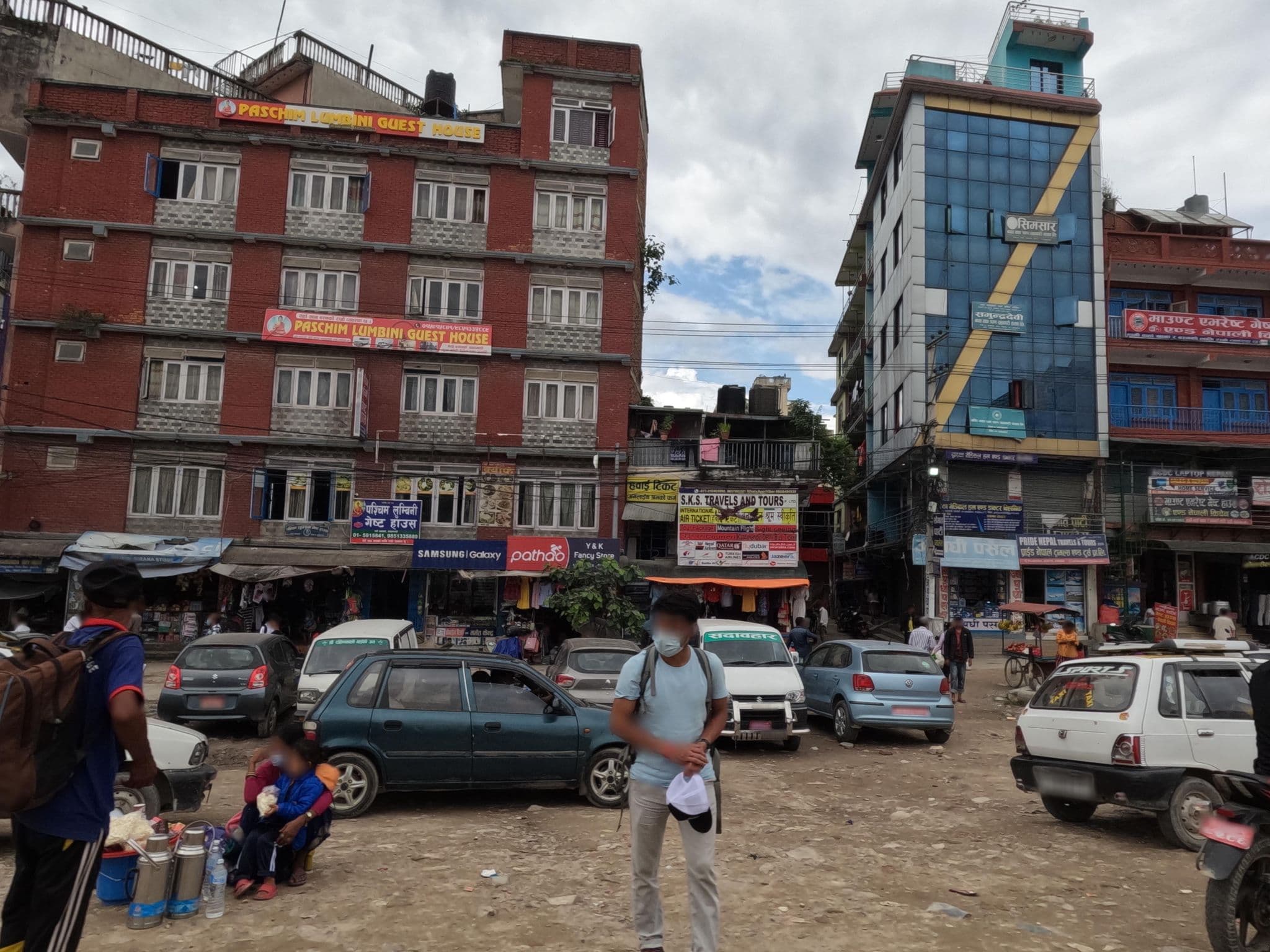 Street view near New Pokhara Guest House, Kathmandu