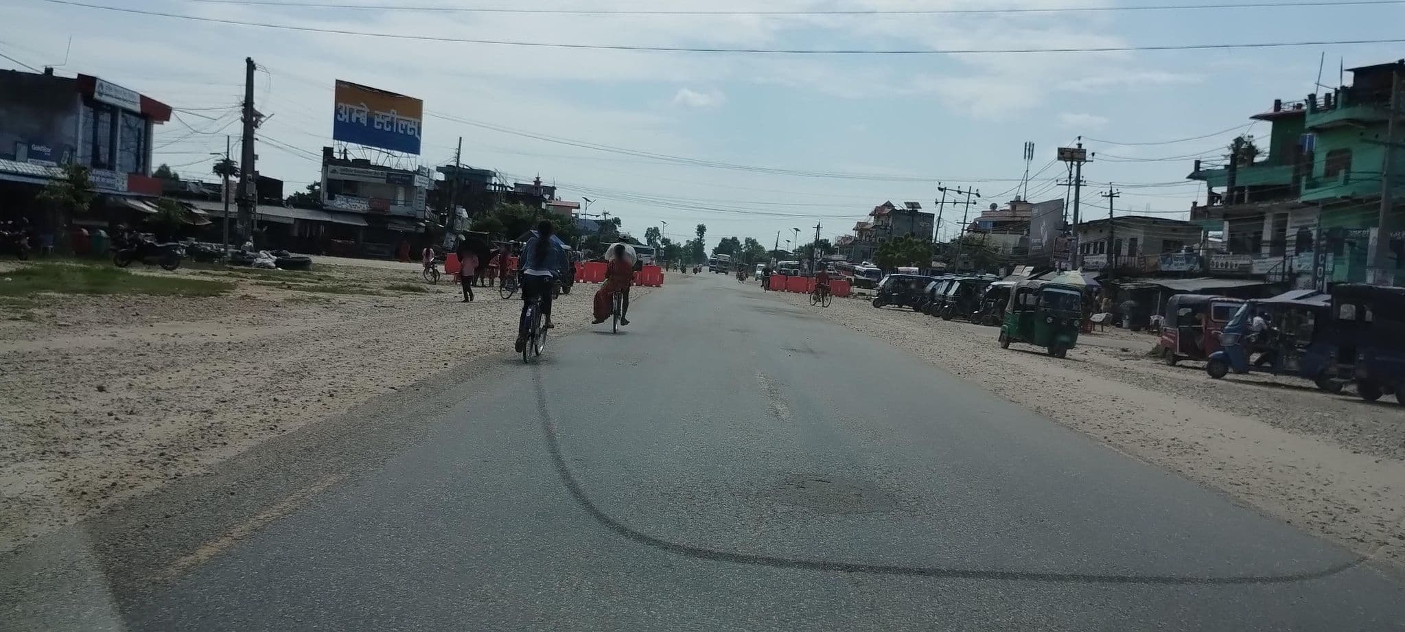 Street view near Chitwan Hotwl, Ṭikāpur — © olily (CC BY-SA · Mapillary)