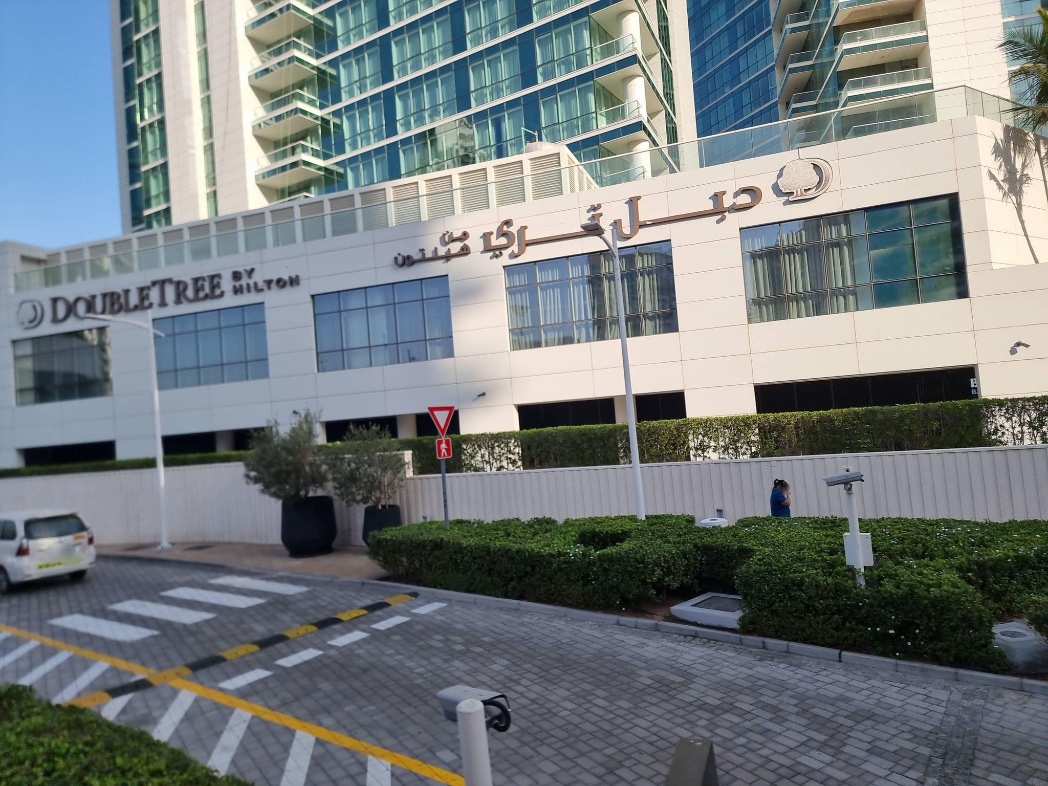 Street view near DoubleTree by Hilton Hotel Dubai - Jumeirah Beach, Dubai Marina — © mapfool (CC BY-SA · Mapillary)