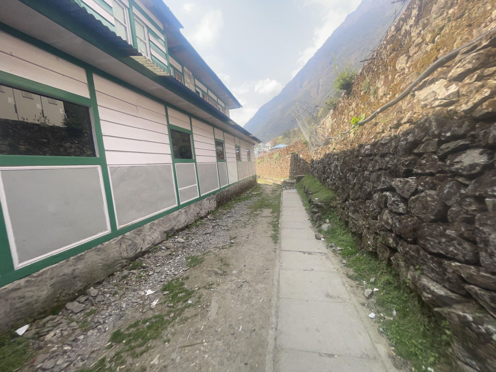 Street view near Buddha Lodge, Namche Bazaar