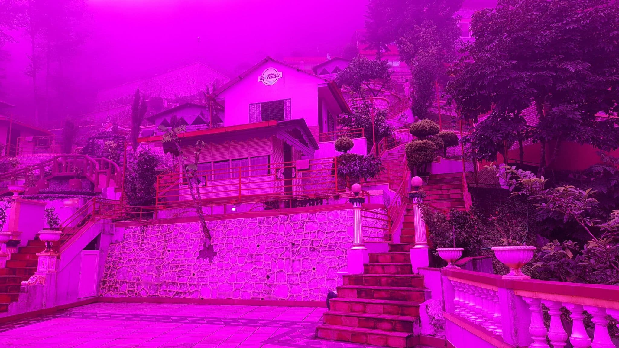 Street view near Hotel Recreation, Chapali̇̄ Bhaḍrakāli̇̄