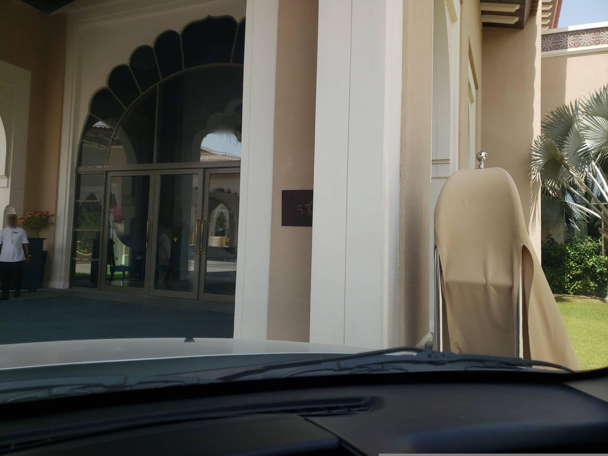 Street view near Rixos Premium Saadiyat Island, Abu Dhabi — © mapfool (CC BY-SA · Mapillary)