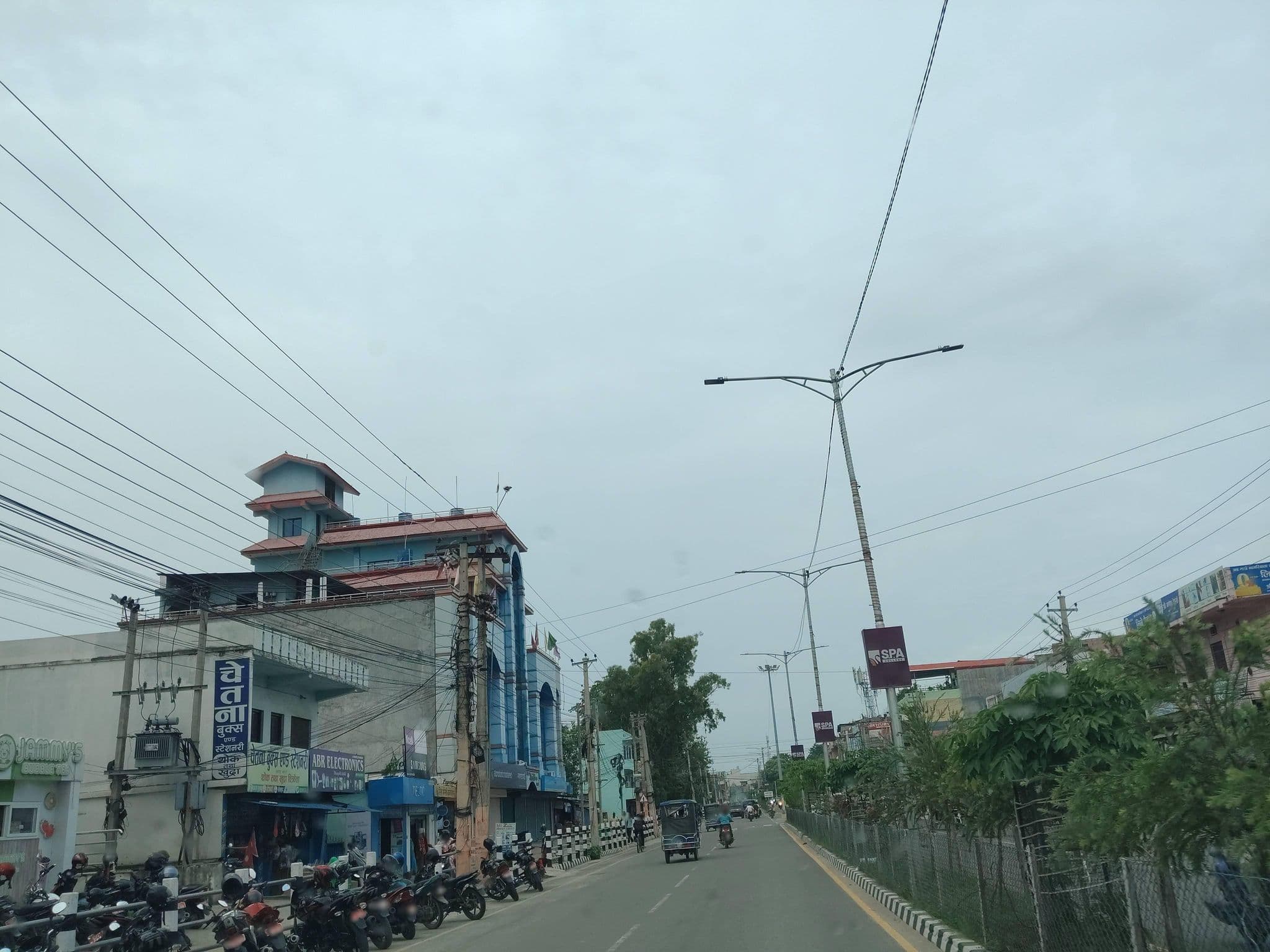 Street view near MAHABIR BHOJNALAYA, Dhangaḍhi̇̄ — © Rebmad7 (CC BY-SA · Mapillary)