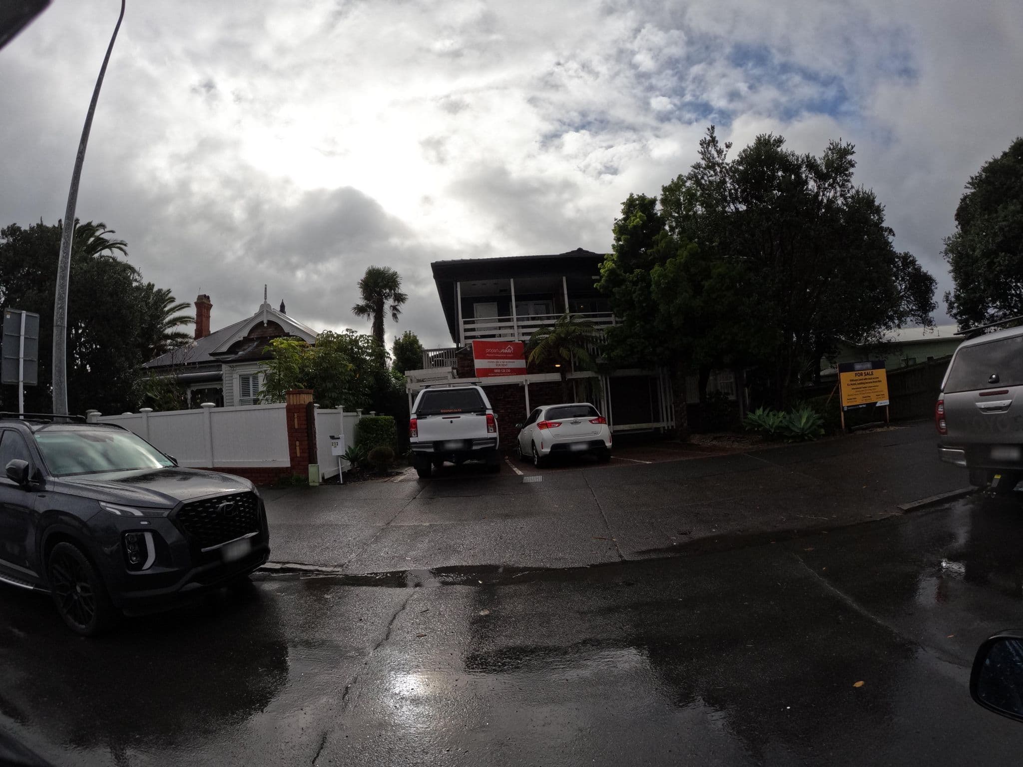 Street view near Seabreeze Motel, Ponsonby — © ralley (CC BY-SA · Mapillary)