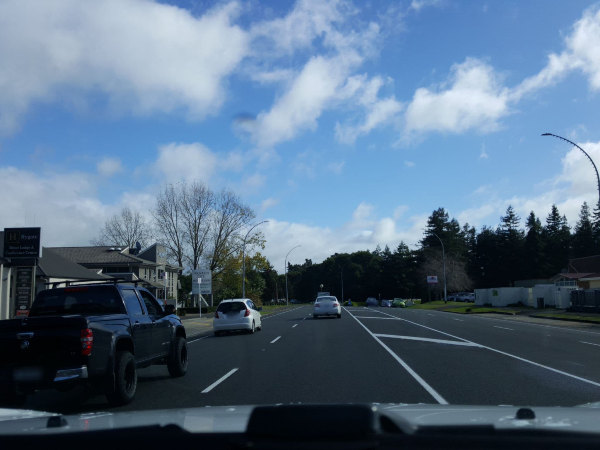 Street view near Auto Lodge Motel, Hamilton West — © elphix (CC BY-SA · Mapillary)
