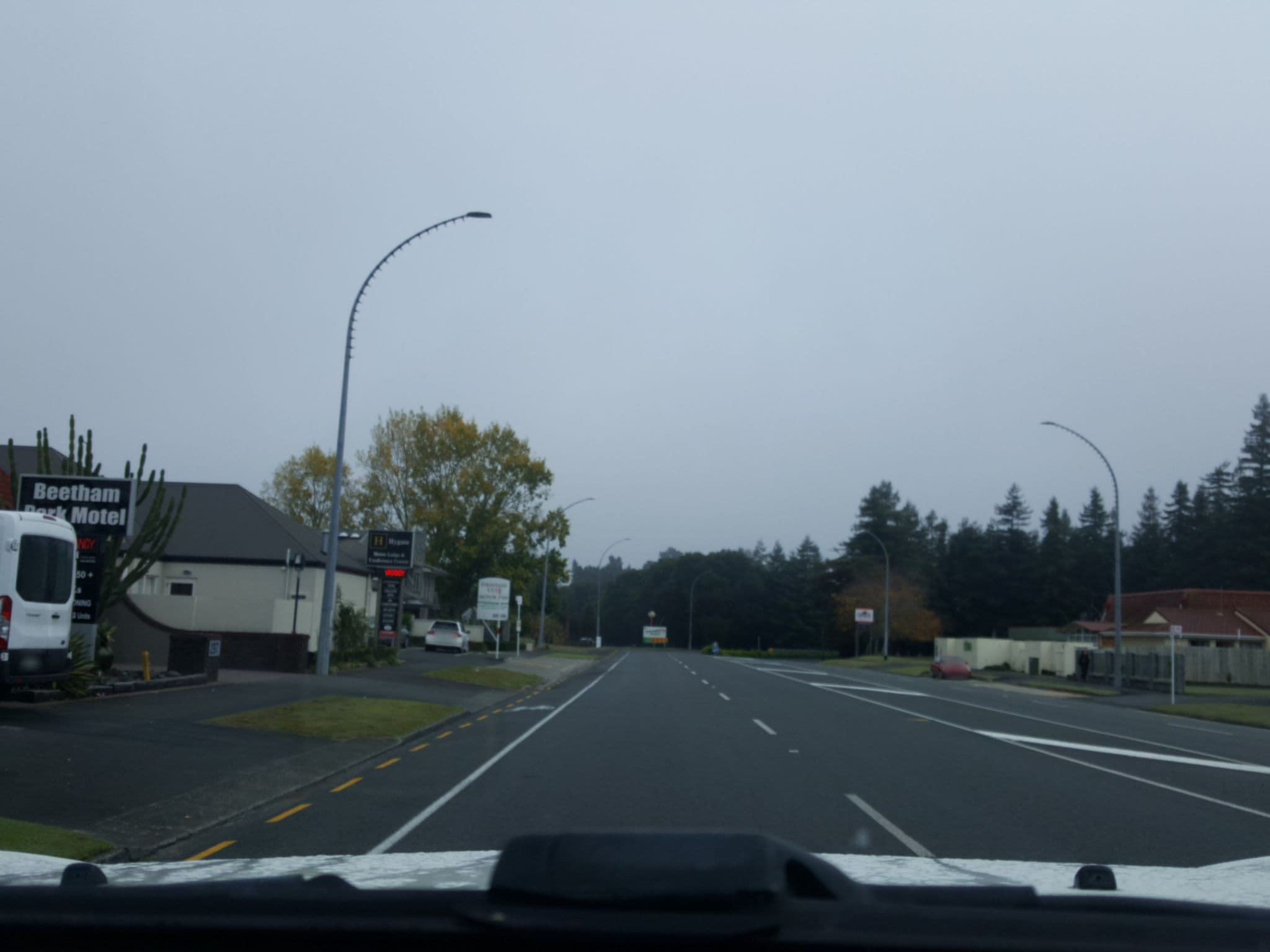 Street view near Ballinor Motor Inn, Hamilton West — © elphix (CC BY-SA · Mapillary)