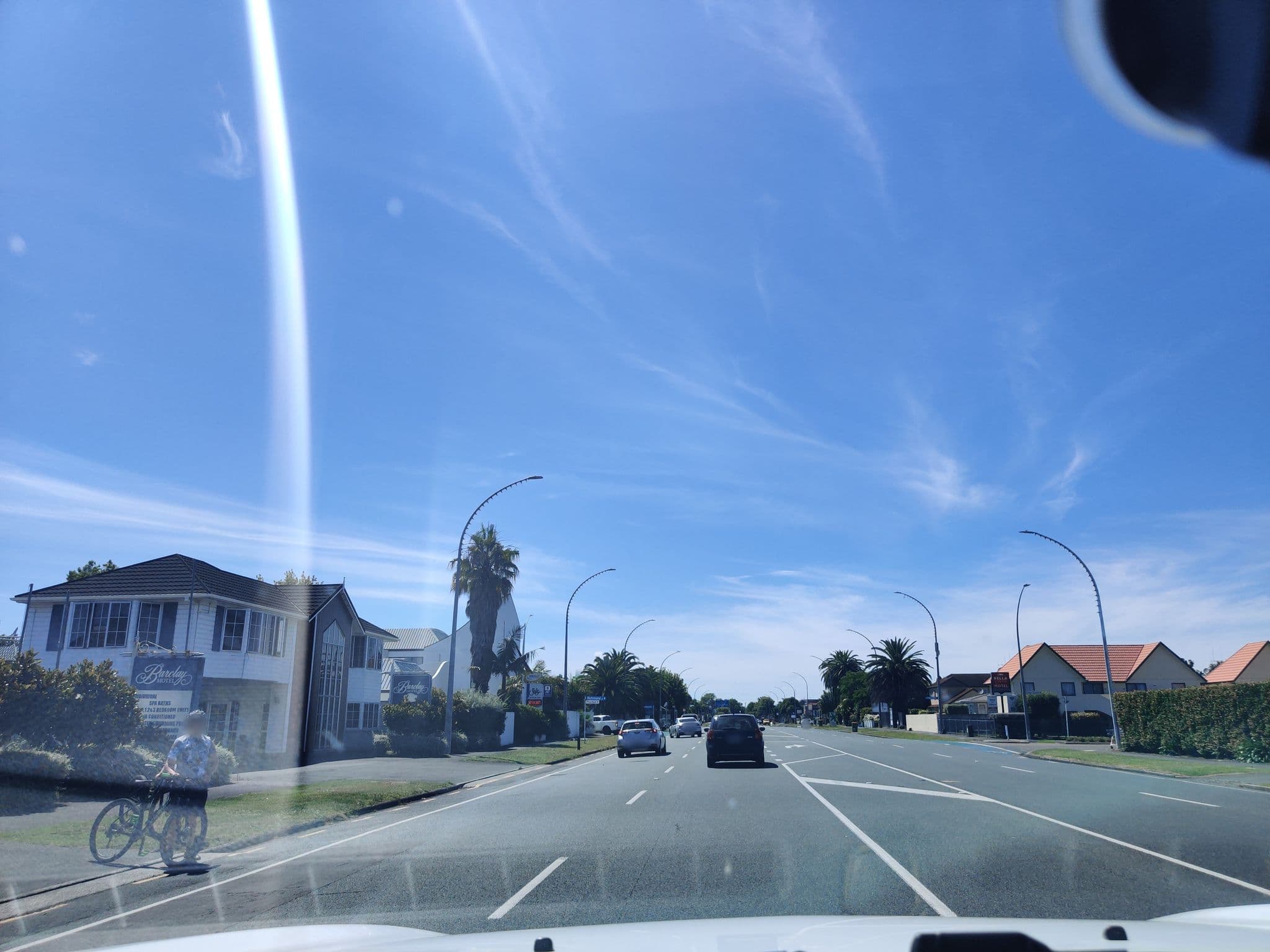 Street view near Barclay Motel, Hamilton West — © elphix (CC BY-SA · Mapillary)