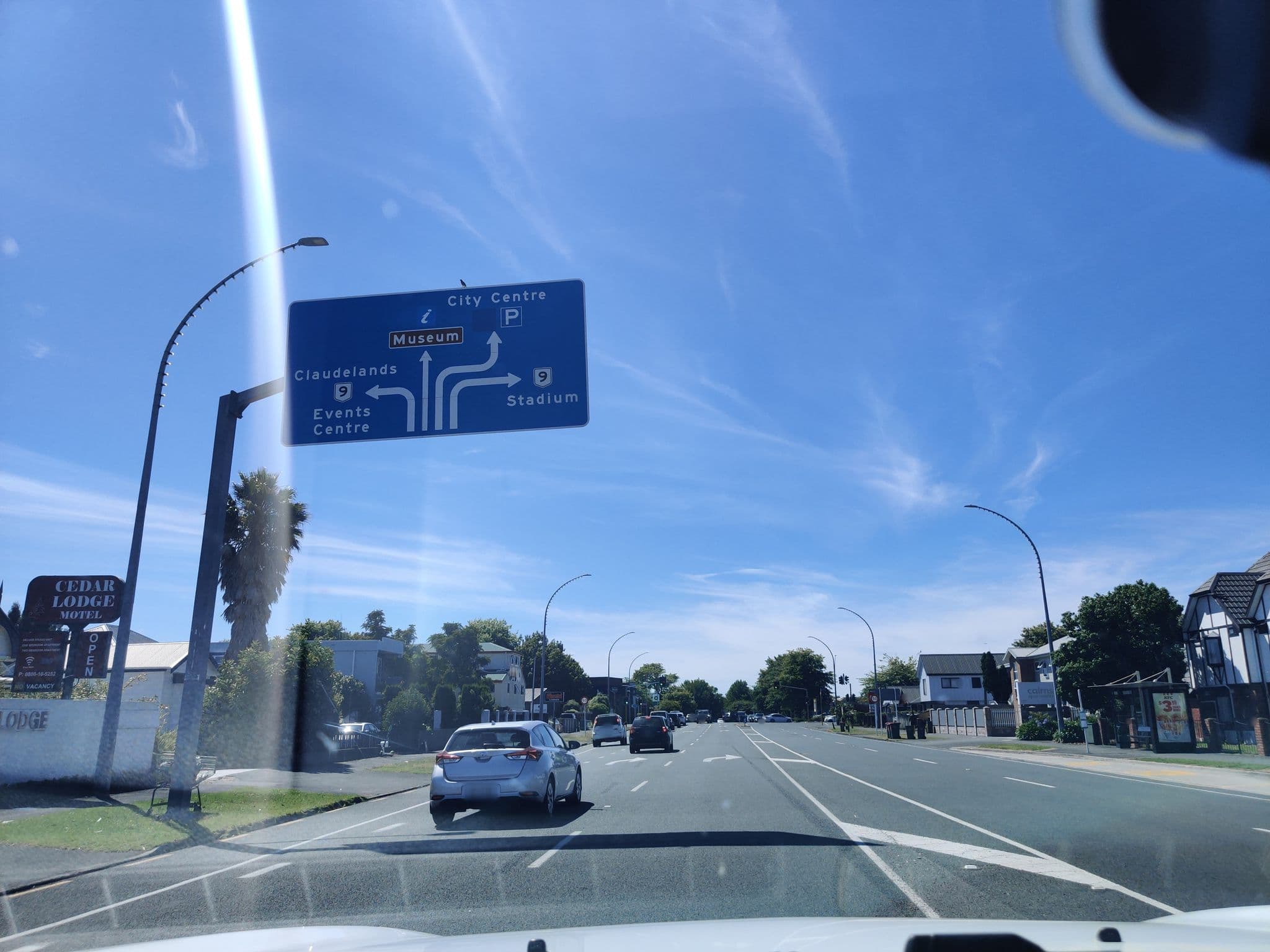 Street view near Cedar Lodge Motel, Hamilton West — © elphix (CC BY-SA · Mapillary)
