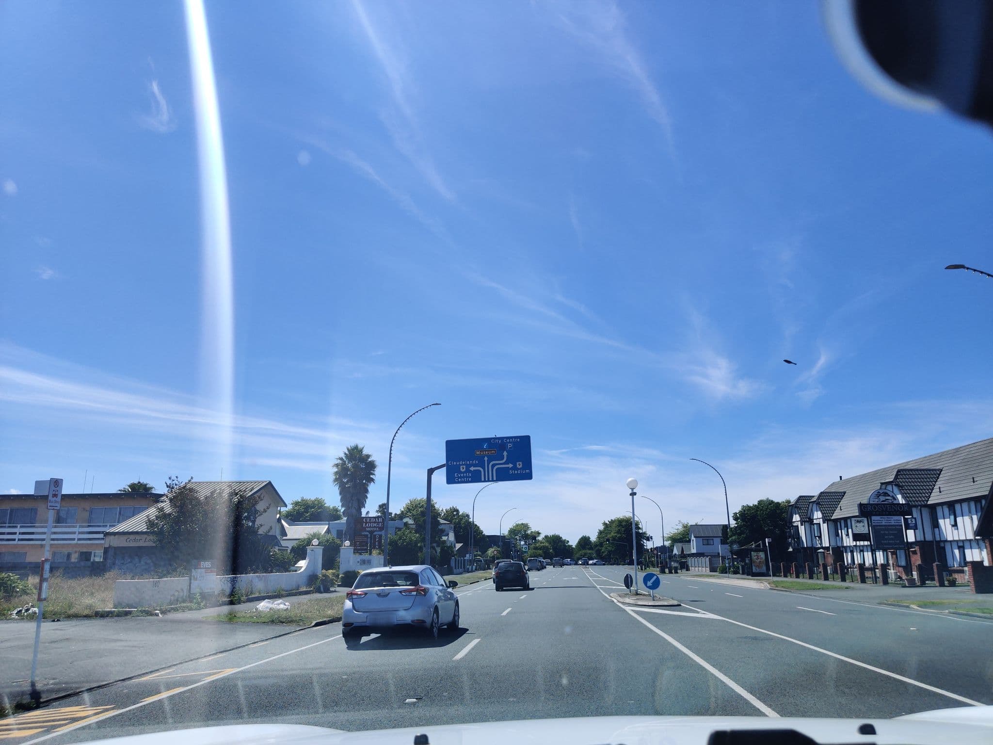 Street view near Chloes Motor Inn, Hamilton West — © elphix (CC BY-SA · Mapillary)