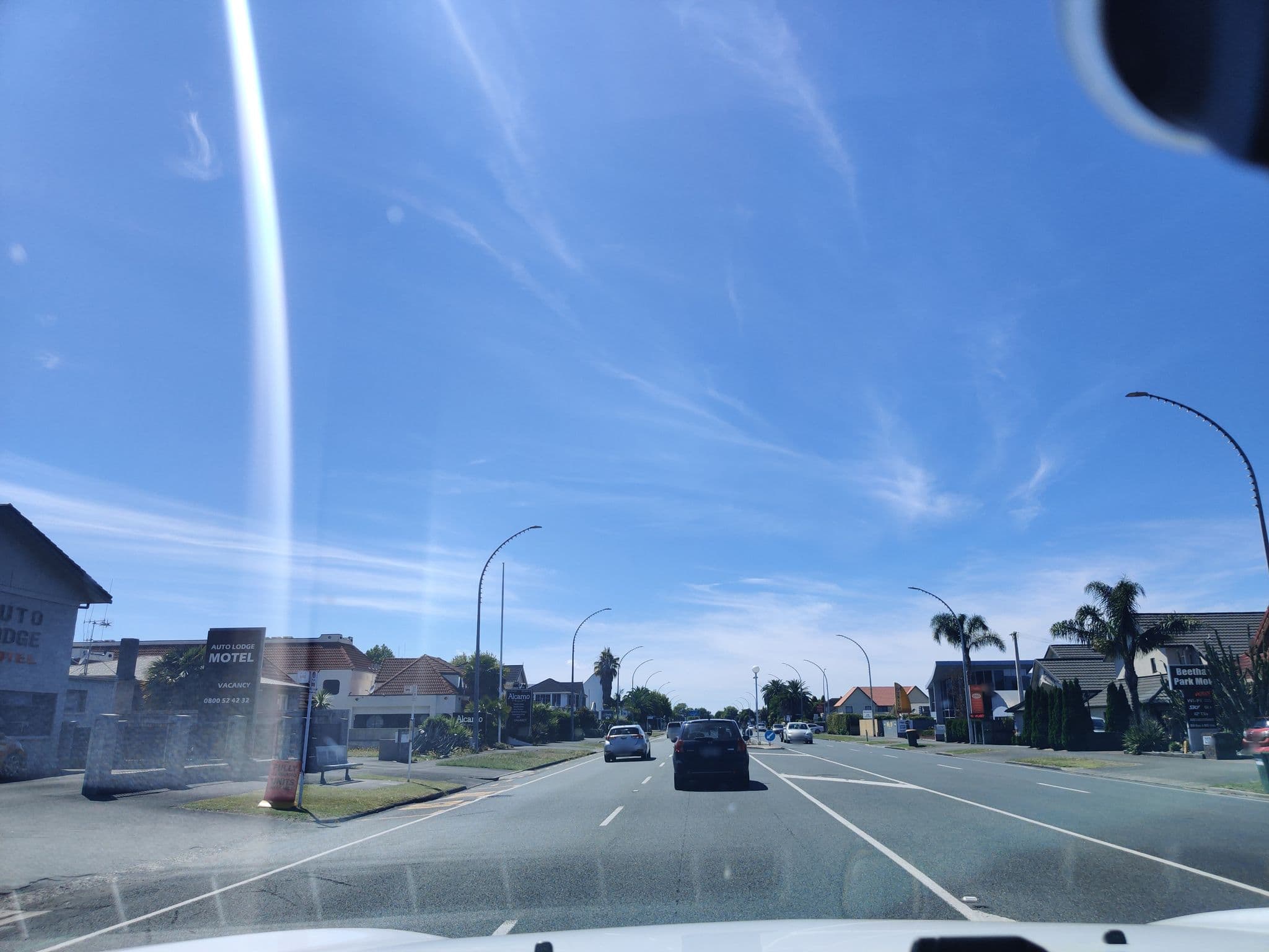Street view near Hygate Motor Lodge and Conference Centre, Hamilton West — © elphix (CC BY-SA · Mapillary)
