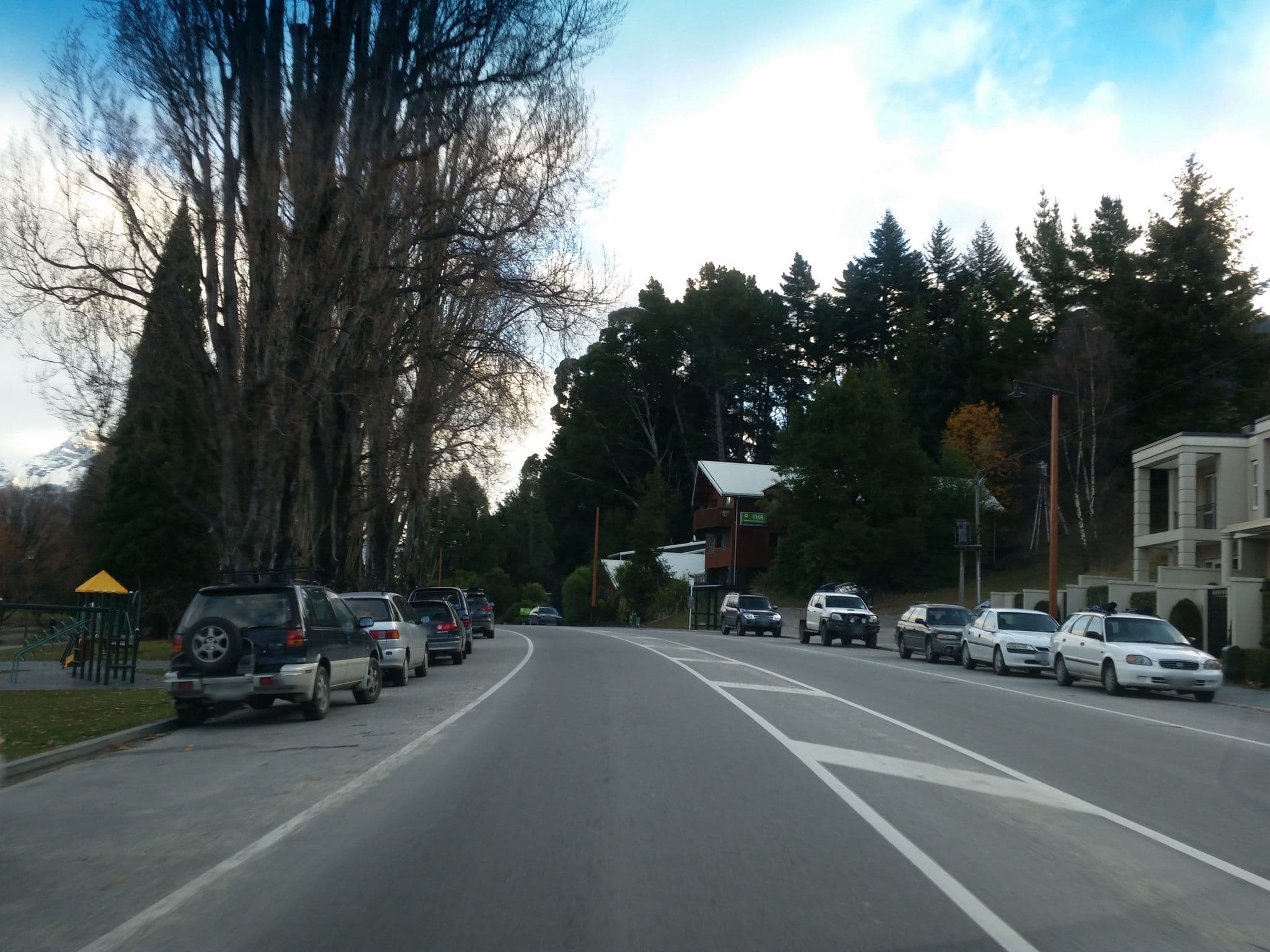 Street view near Esplanade Residences, Queenstown — © bmannz (CC BY-SA · Mapillary)
