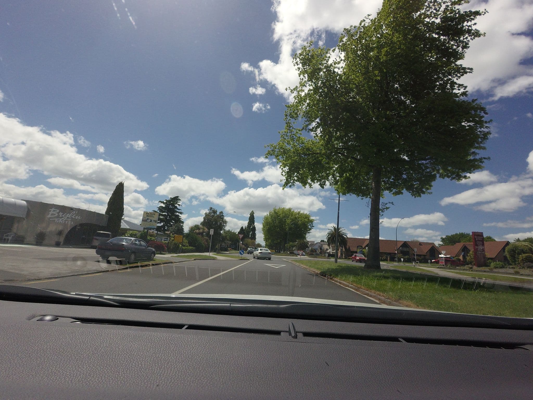 Street view near Brylin Motel, Victoria — © mishari (CC BY-SA · Mapillary)