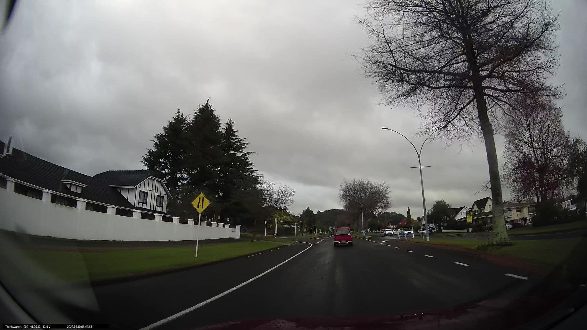 Street view near Devonwood Motel, Victoria — © maxim752 (CC BY-SA · Mapillary)