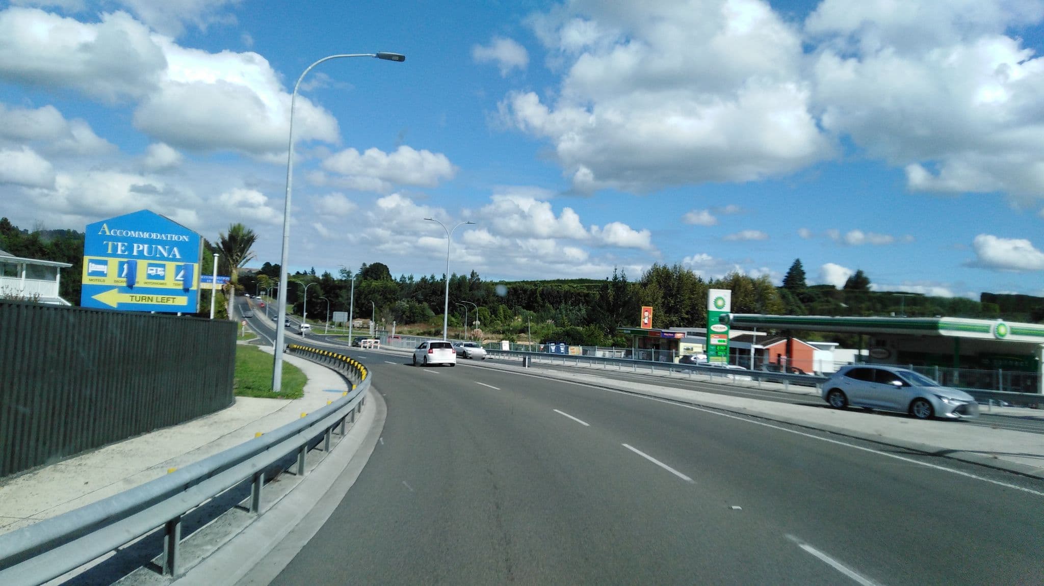 Street view near Te Puna Motel, Bethlehem — © 1111 (CC BY-SA · Mapillary)
