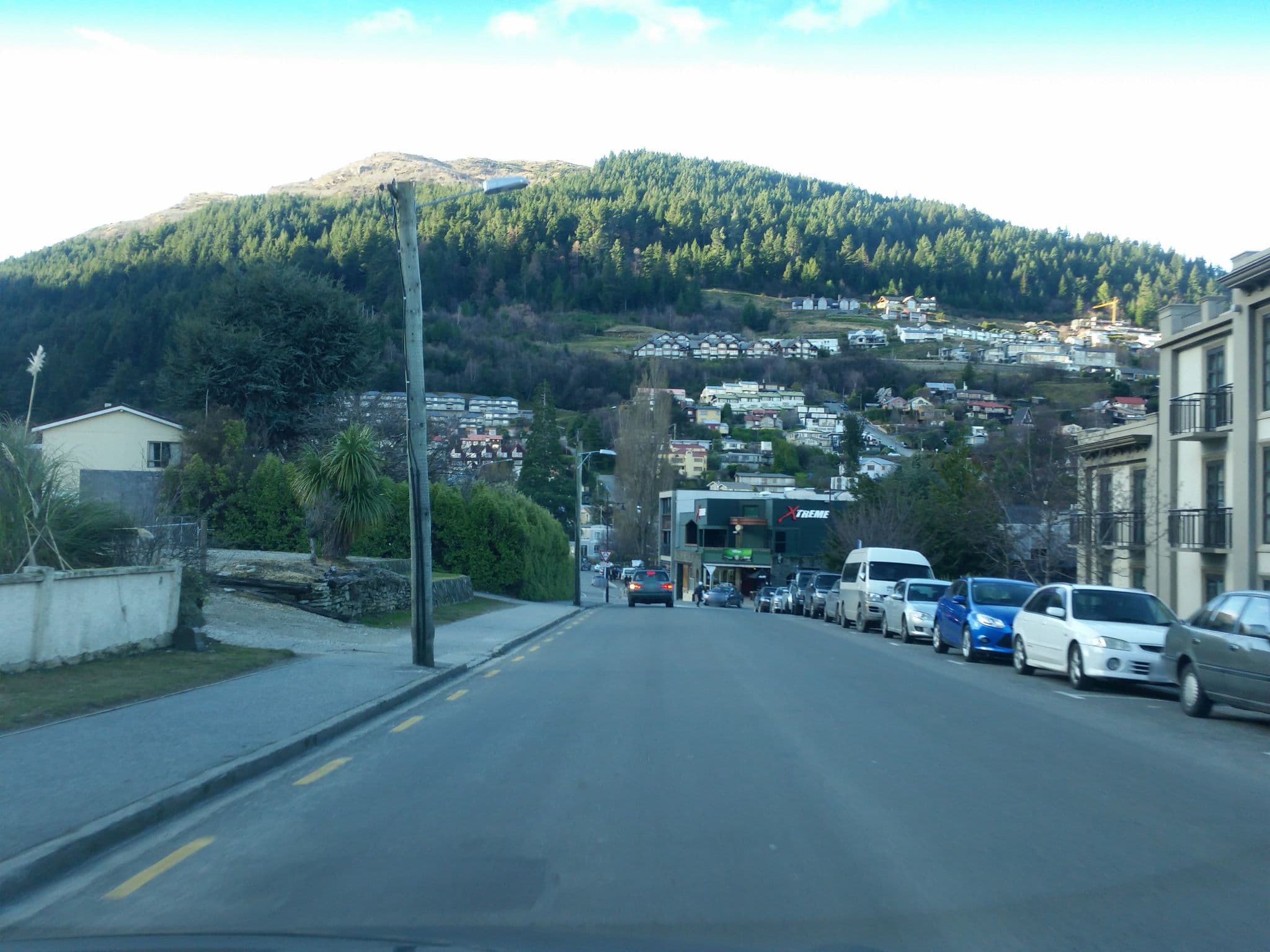 Street view near Sofitel Hotel Queenstown, Queenstown — © bmannz (CC BY-SA · Mapillary)