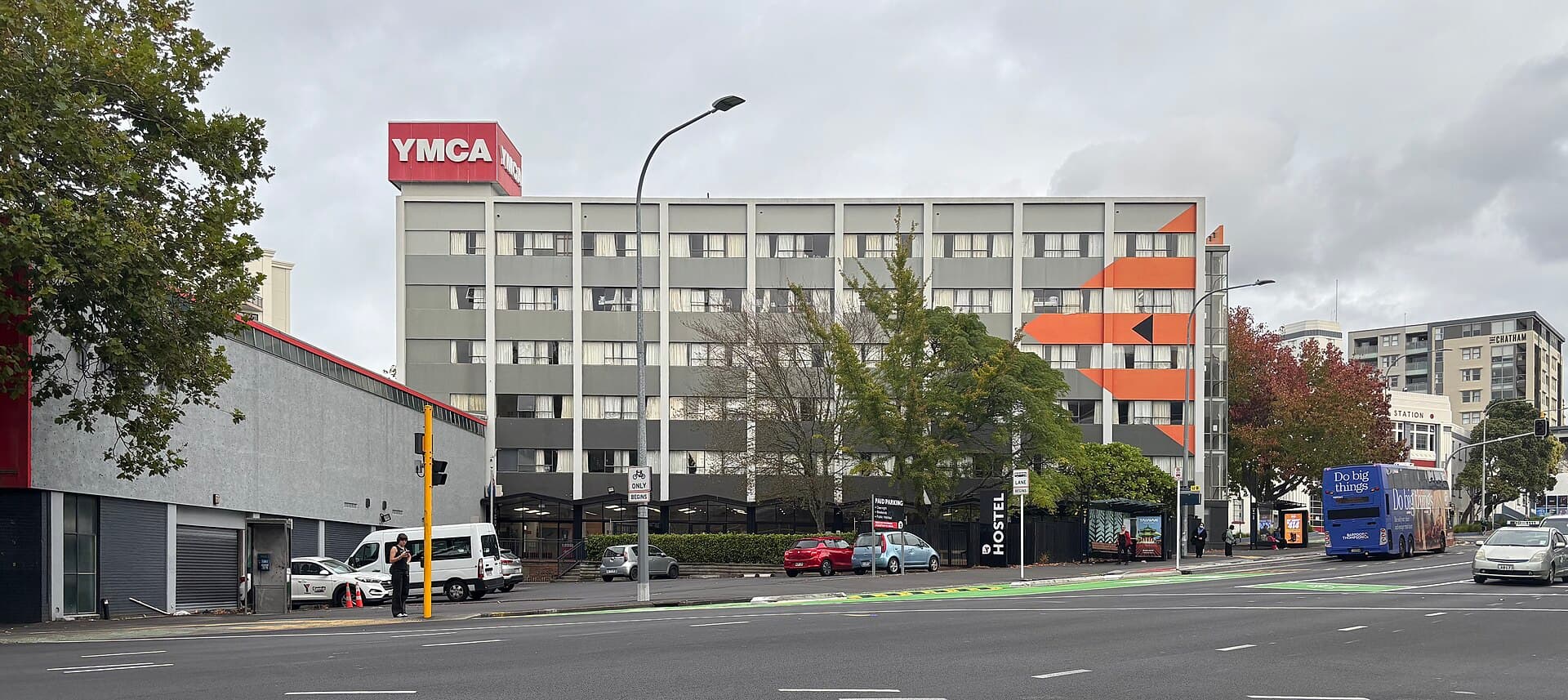 YMCA Hostel (via Wikimedia Commons, CC0)