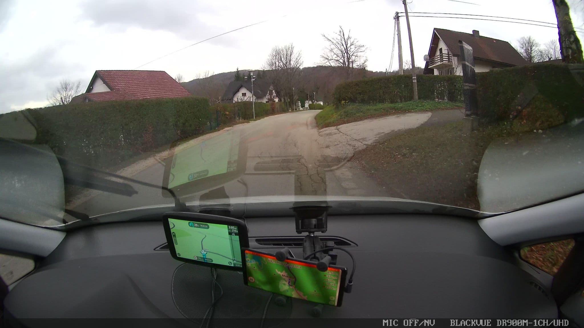 Street view near Villa Tibor Vukmirovic, Izačić — © jthnz (CC BY-SA · Mapillary)
