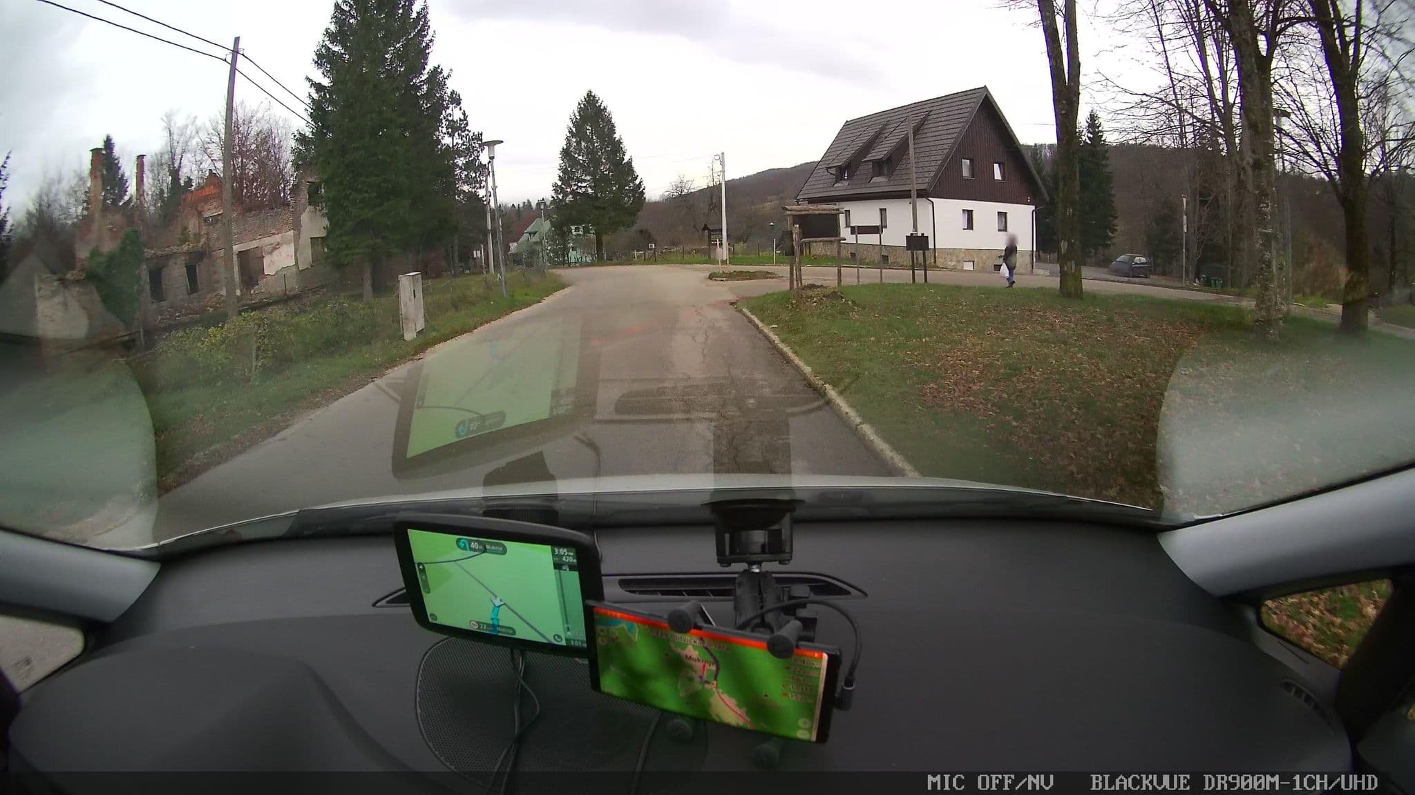 Street view near Villa Knežević, Izačić — © jthnz (CC BY-SA · Mapillary)
