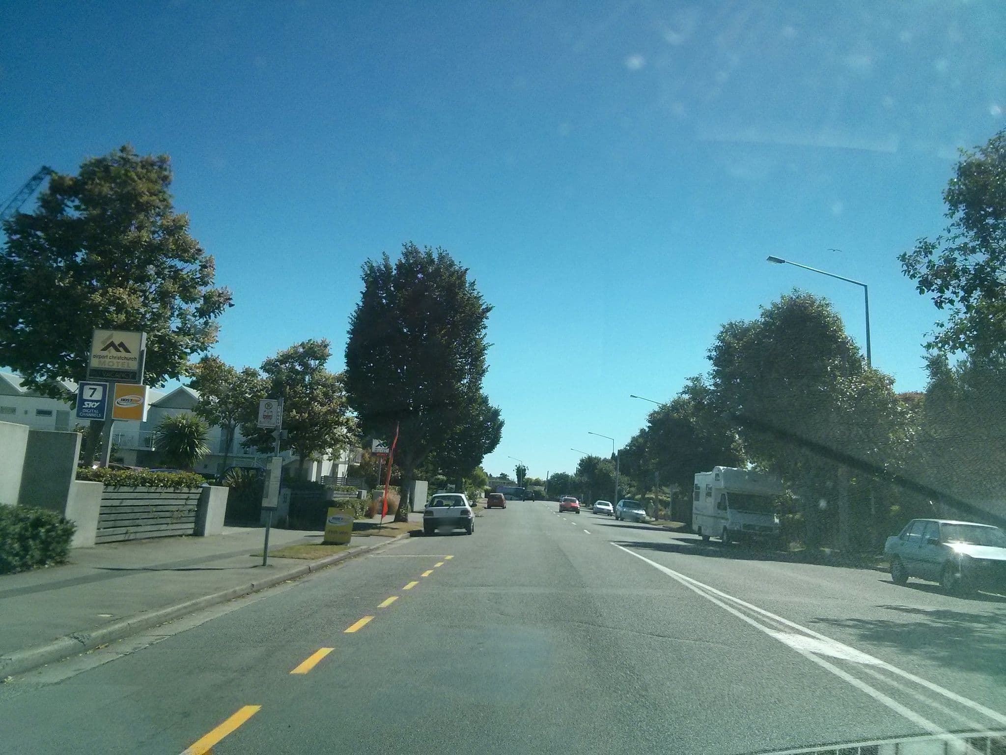 Street view near Airport Christchurch Motel, Burnside — © hoodlum (CC BY-SA · Mapillary)