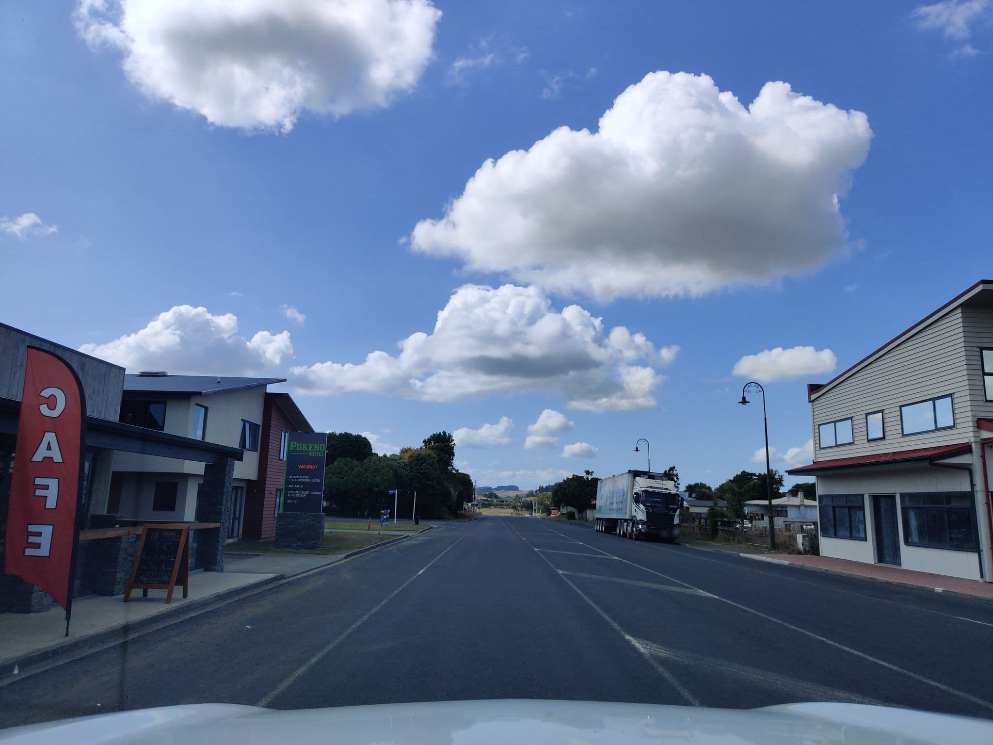 Street view near Pokeno Motel, Pokeno — © elphix (CC BY-SA · Mapillary)