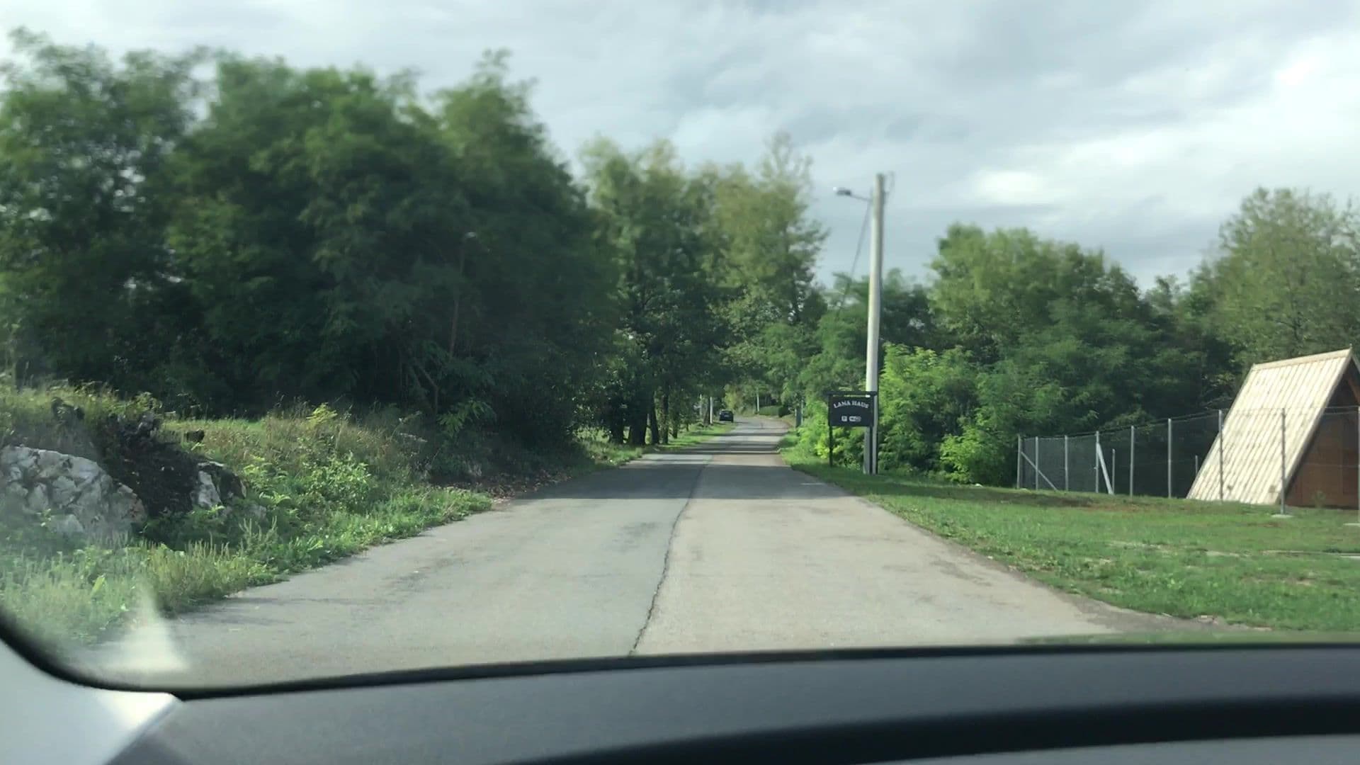 Street view near Hostel Lana Haus, Izačić — © lvl5 (CC BY-SA · Mapillary)