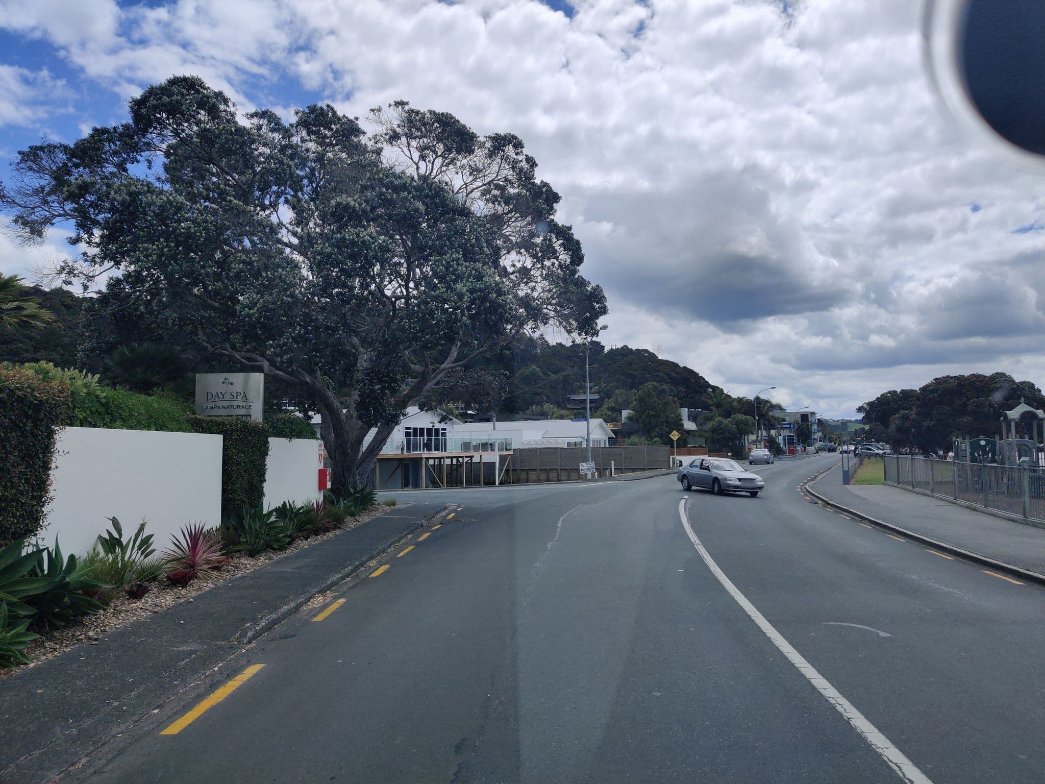 Street view near Paihia Beach Resort & Spa, Paihia — © elphix (CC BY-SA · Mapillary)
