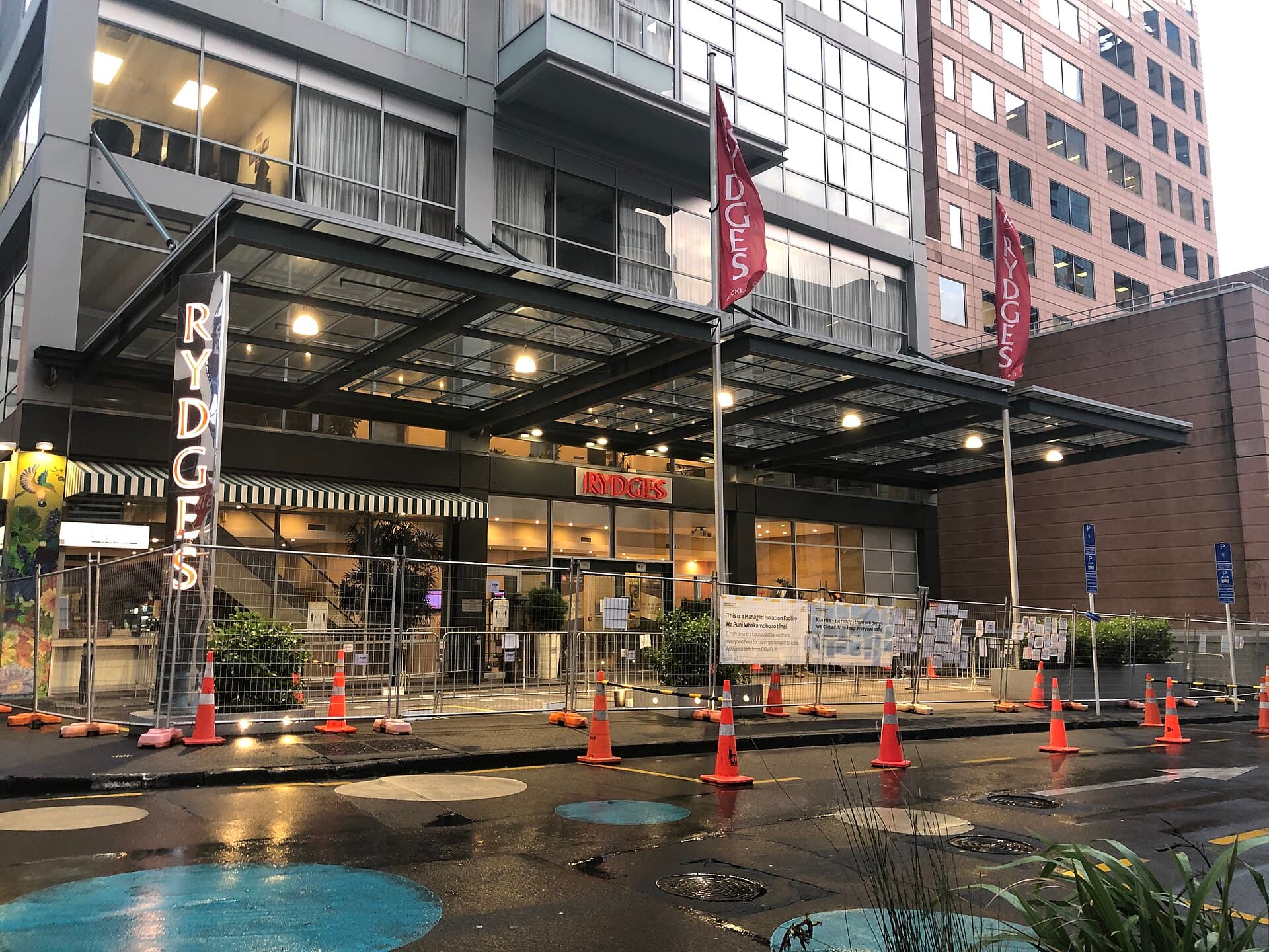 Rydges Auckland (via Wikimedia Commons, CC BY-SA 4.0)