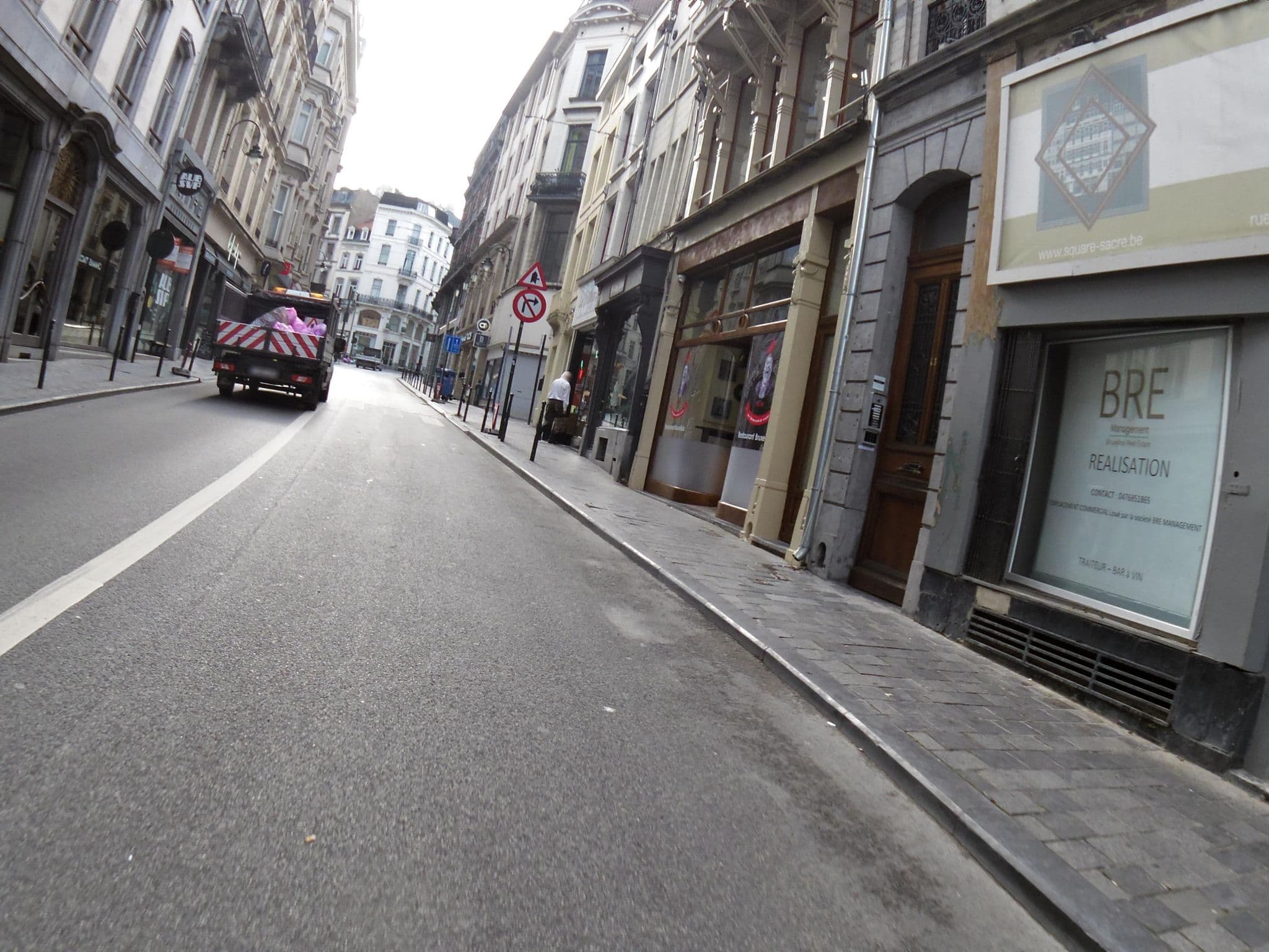 Street view near B-Aparthotels Grand Place, Brussels — © thierry1030 (CC BY-SA · Mapillary)