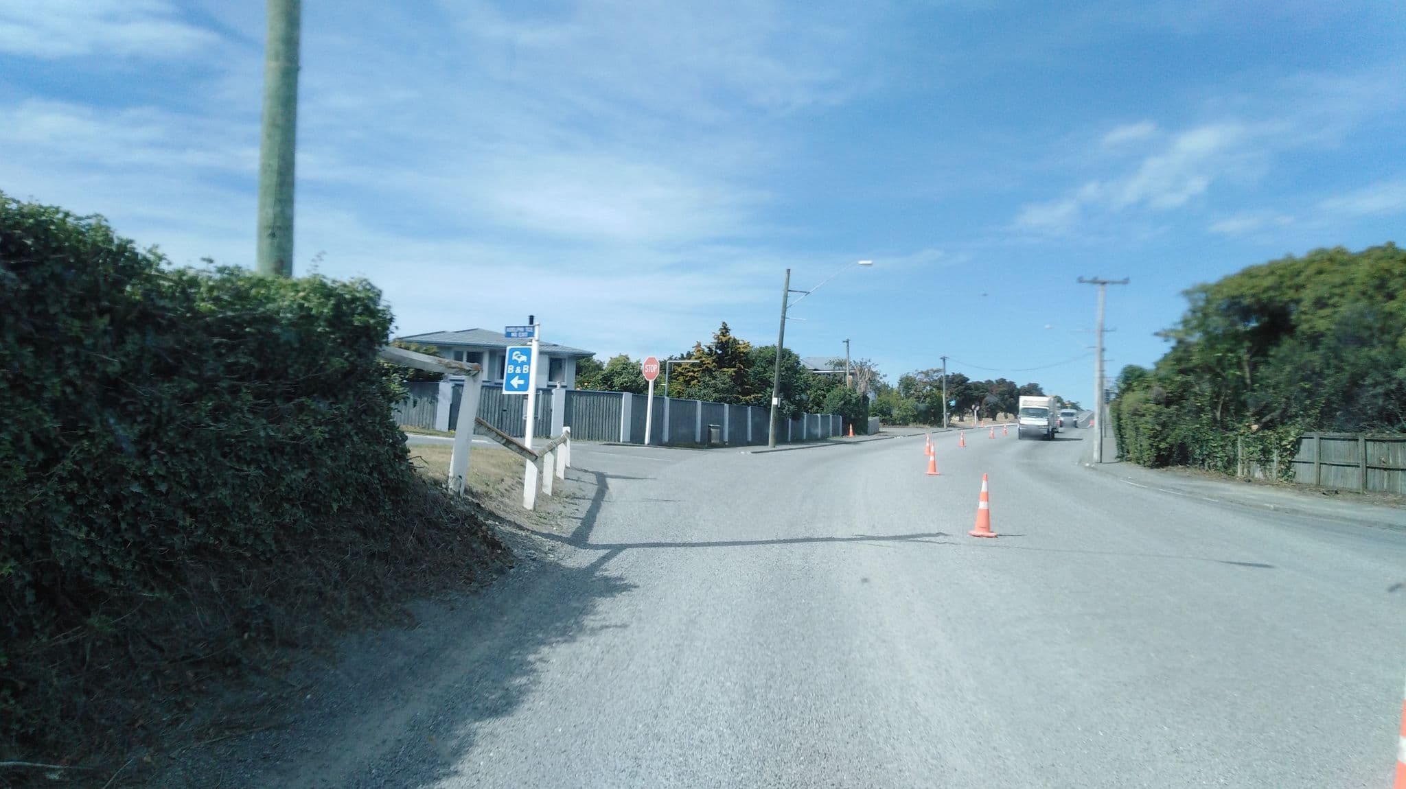 Street view near Lemon Tree Lodge, Redwoodtown — © 1111 (CC BY-SA · Mapillary)